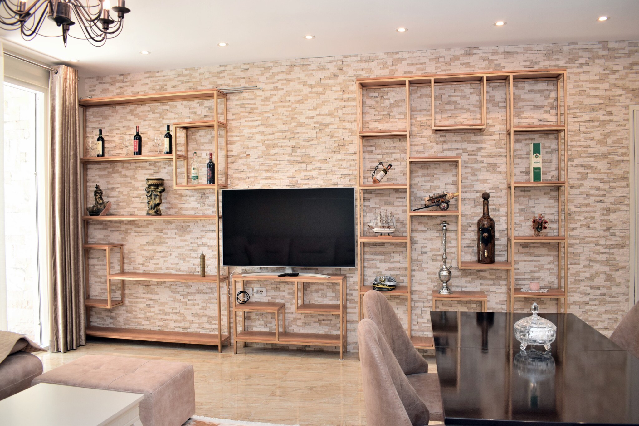 ALD283 - Besimi San Pietro Lalez-Living room