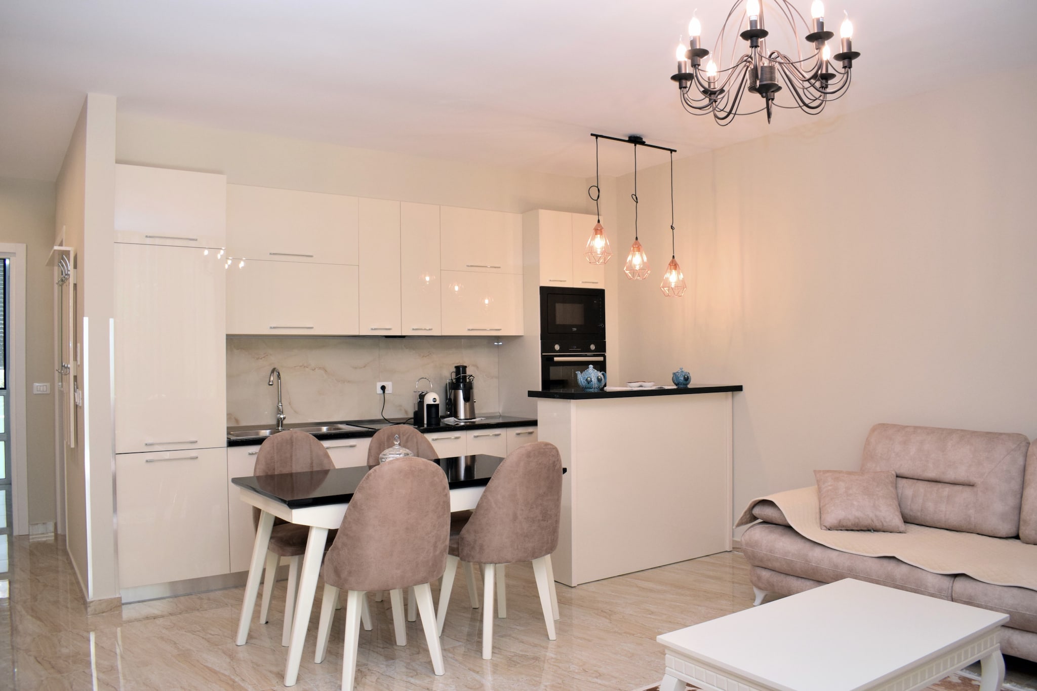 ALD283 - Besimi San Pietro Lalez-Dining room