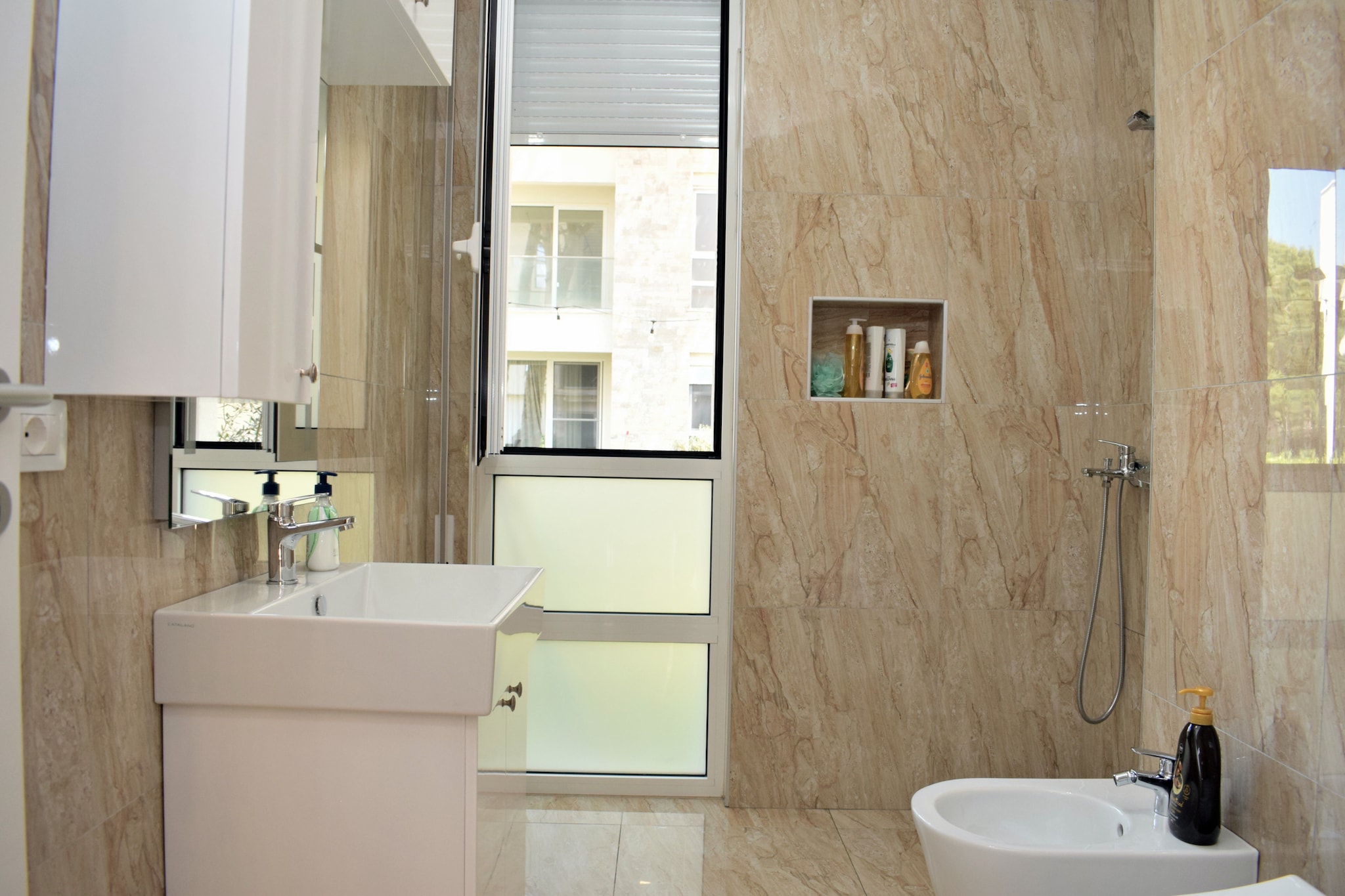 ALD283 - Besimi San Pietro Lalez-Bathroom