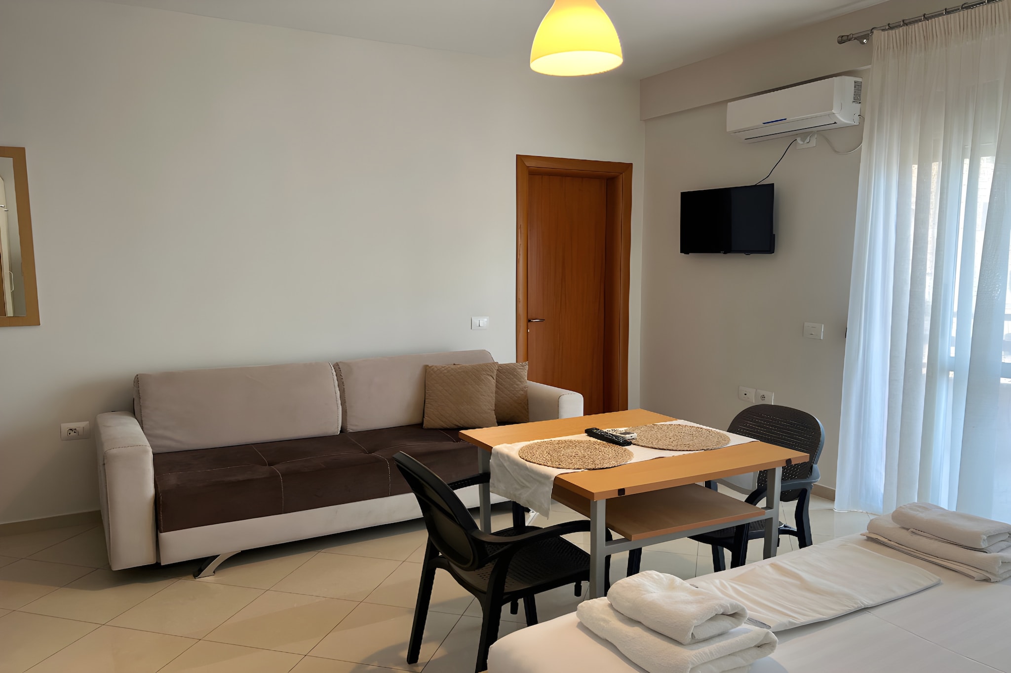 Thoma's K Studios - Family Balcony Studio-Woonkamer
