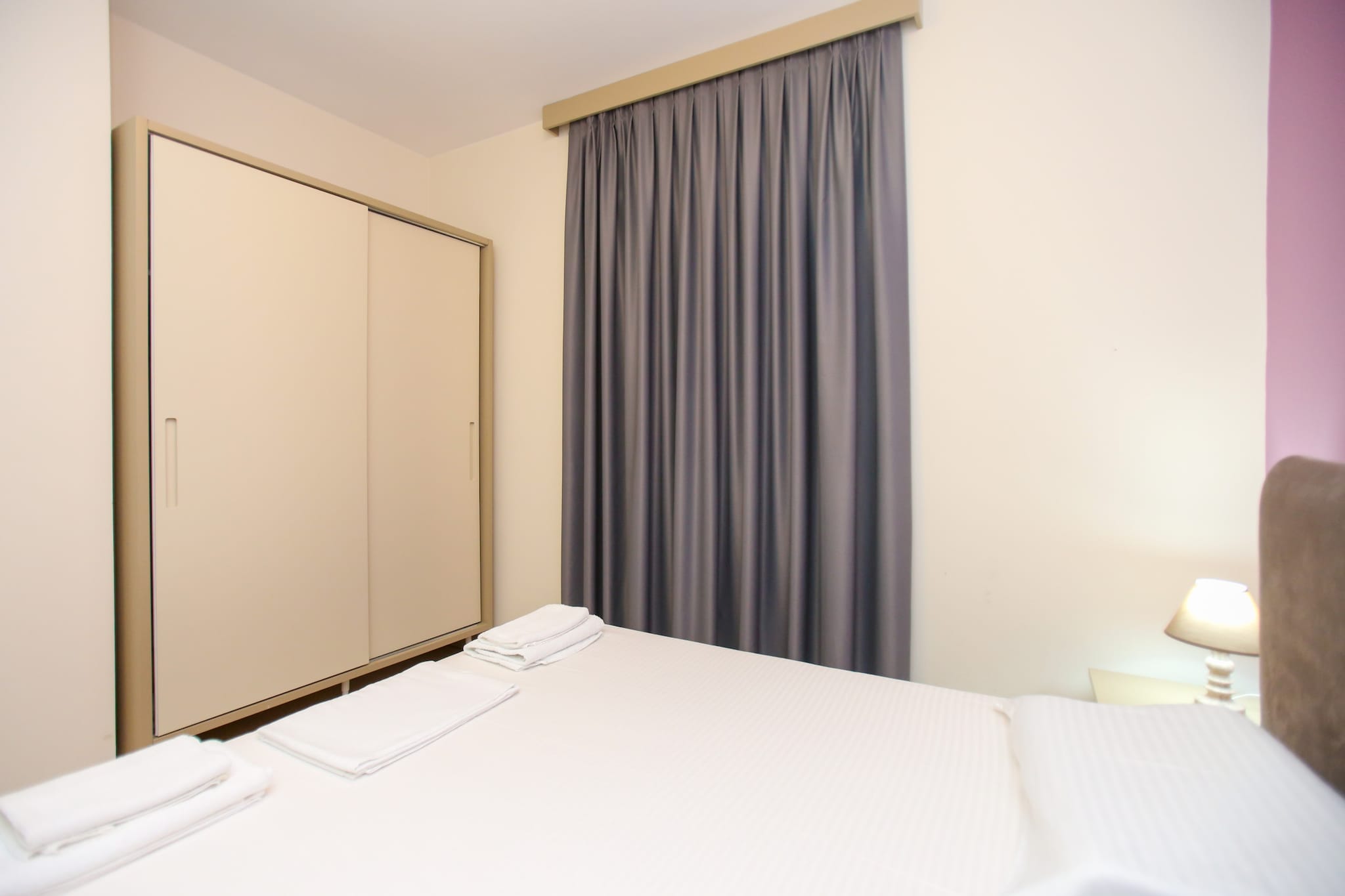 203B, One Bedroom Apartment-Slaapkamer