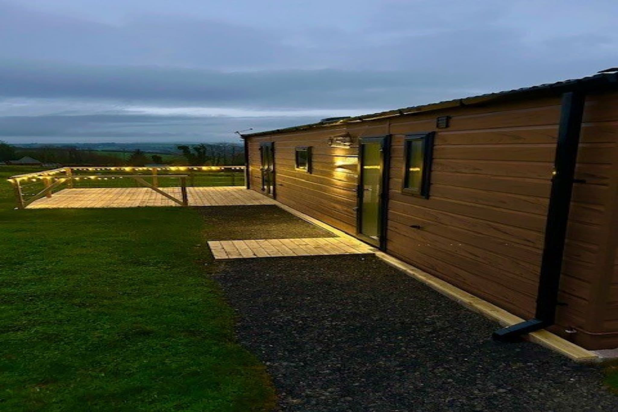 Tor Lodge-Buitenkant zomer