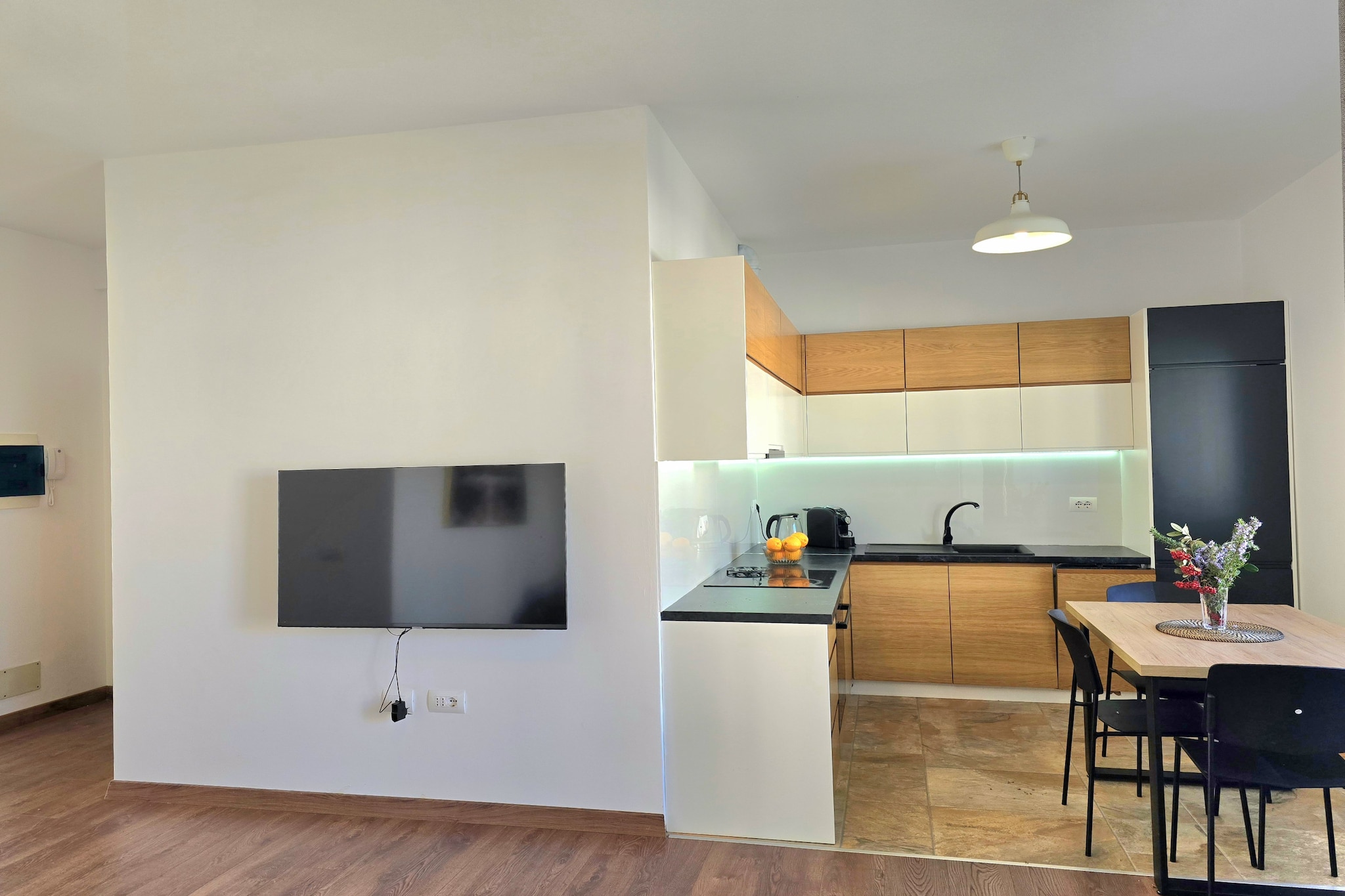 ALD202 - Lino 2-Kitchen