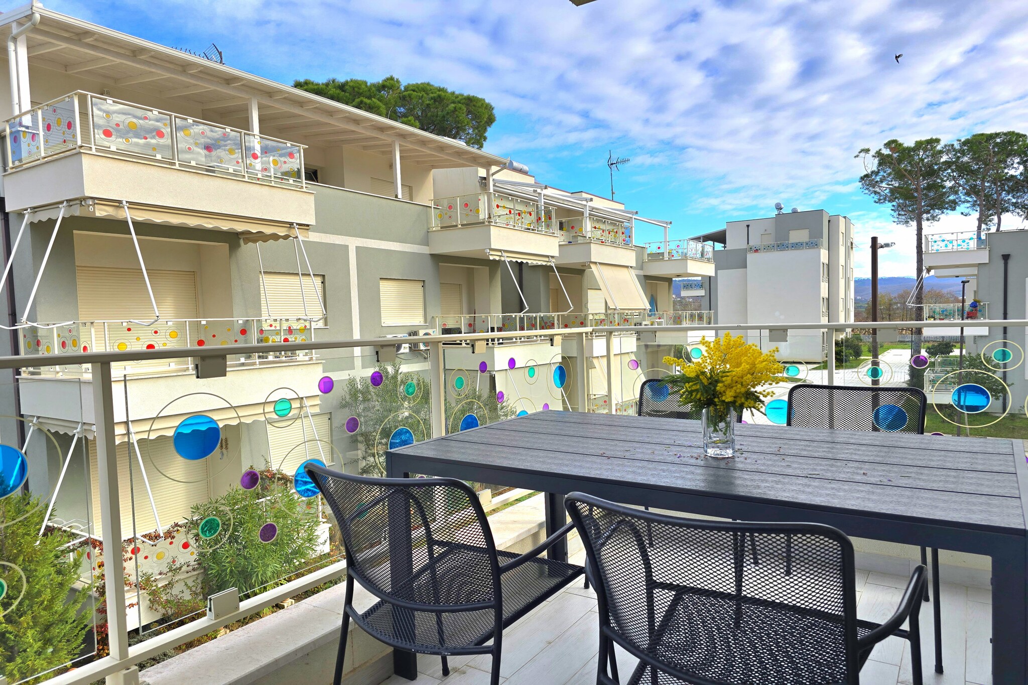 ALD144 - Milan-Terrasbalkon