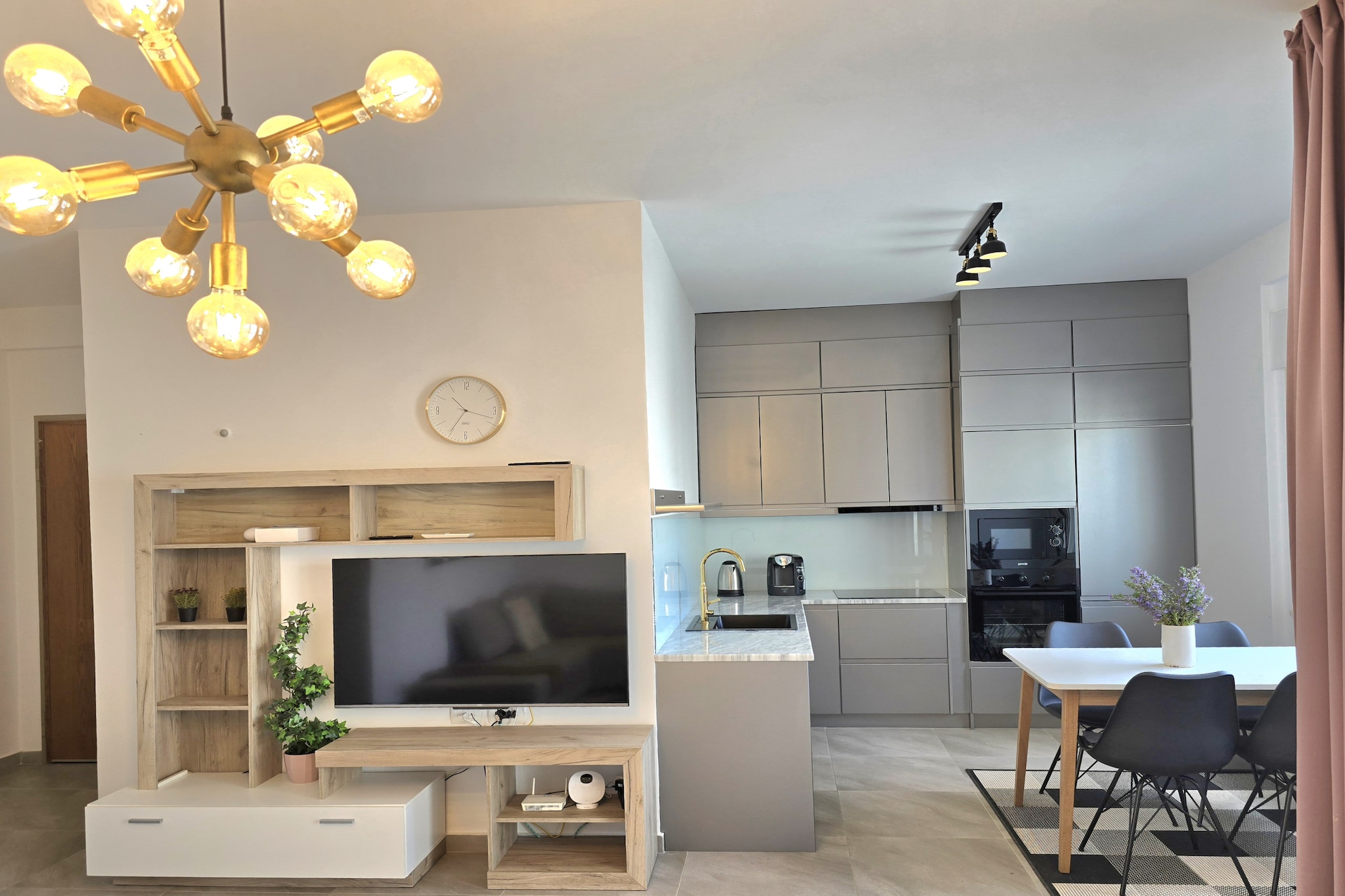 ALD144 - Milan-Eetkamer