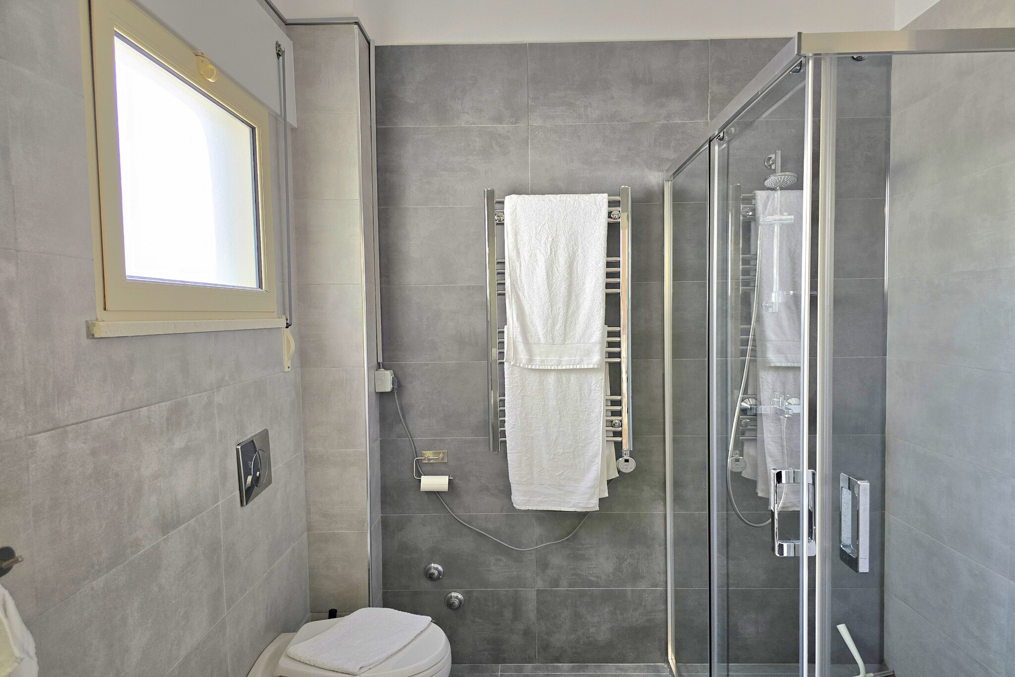 ALD144 - Milan-Badkamer