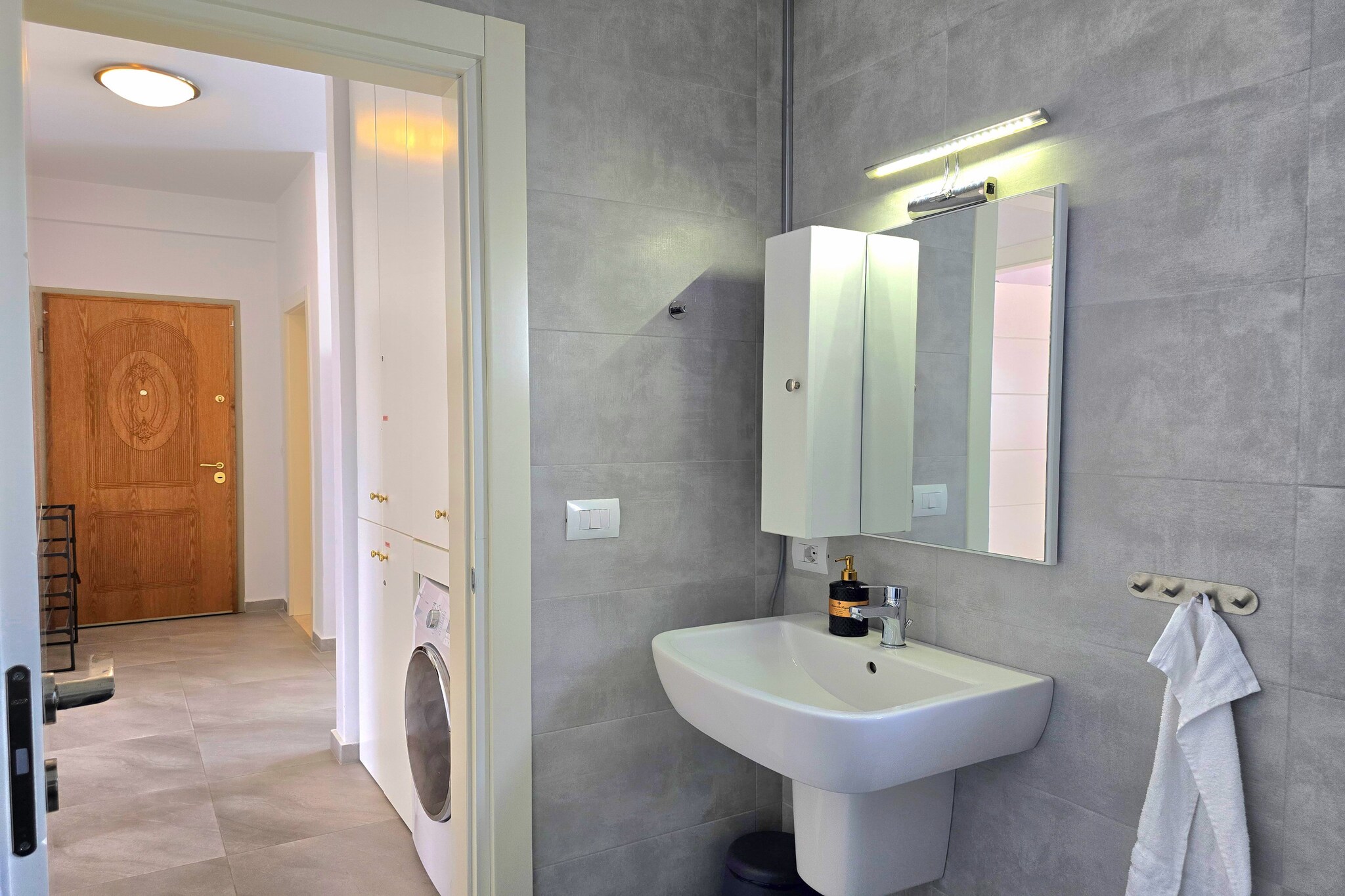 ALD144 - Milan-Badkamer