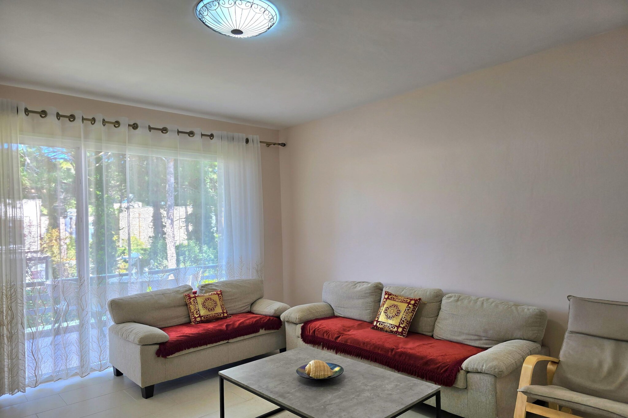 ALD274 - Gena-Living room