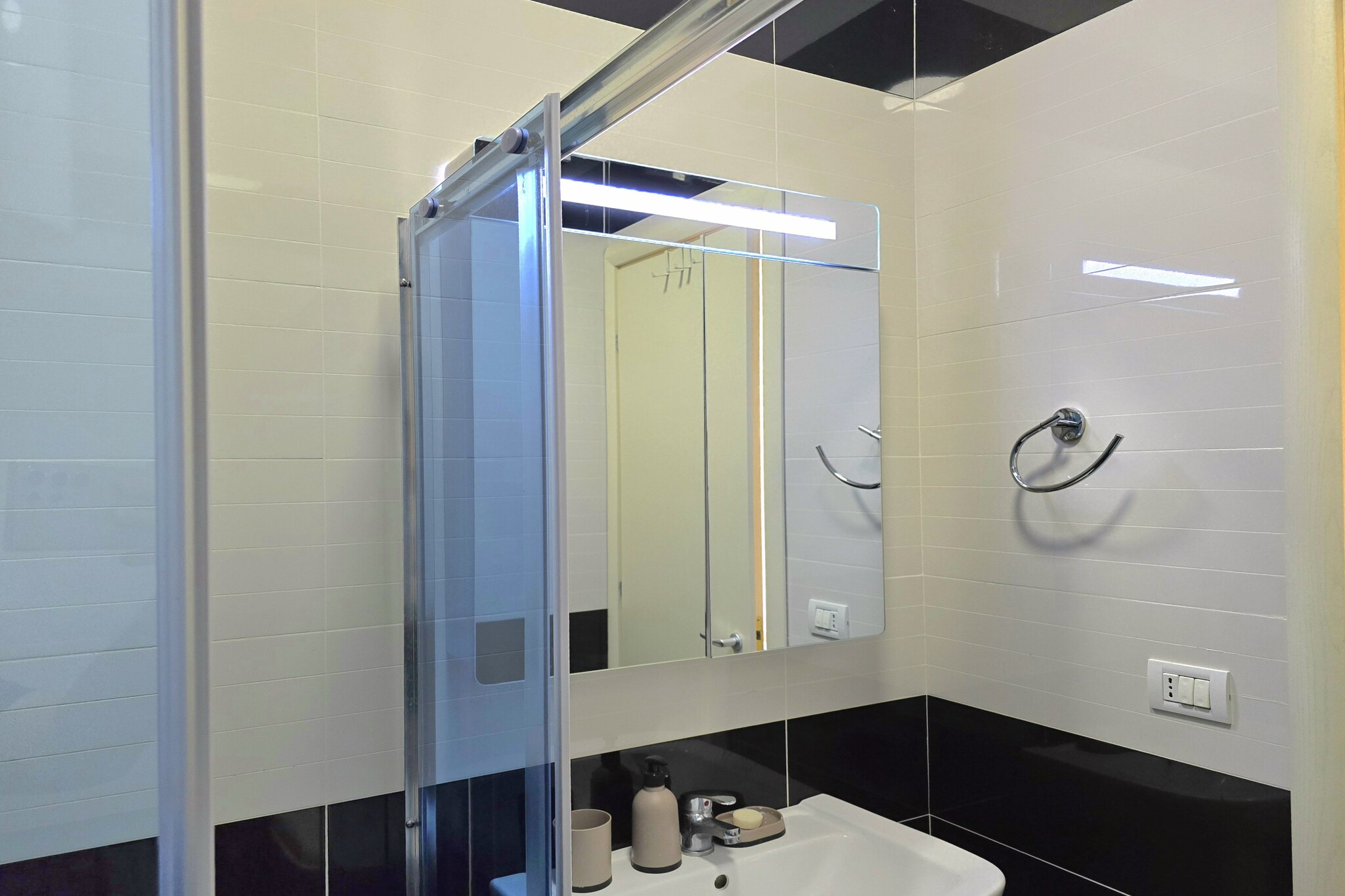 ALD162 - Orjeta-Bathroom