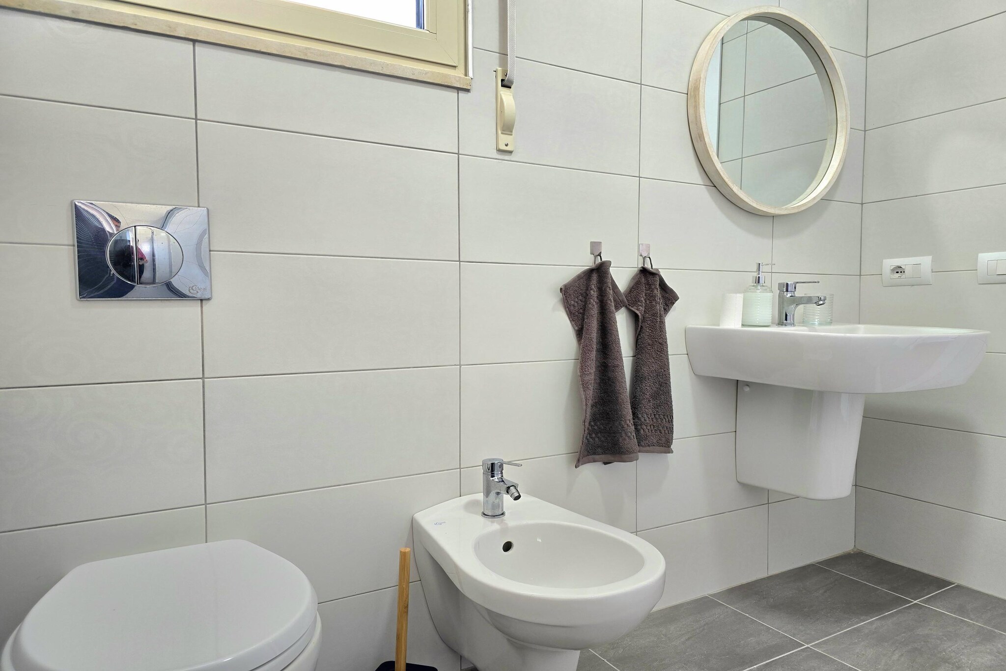ALD273 - Yannick & Dominique-Bathroom
