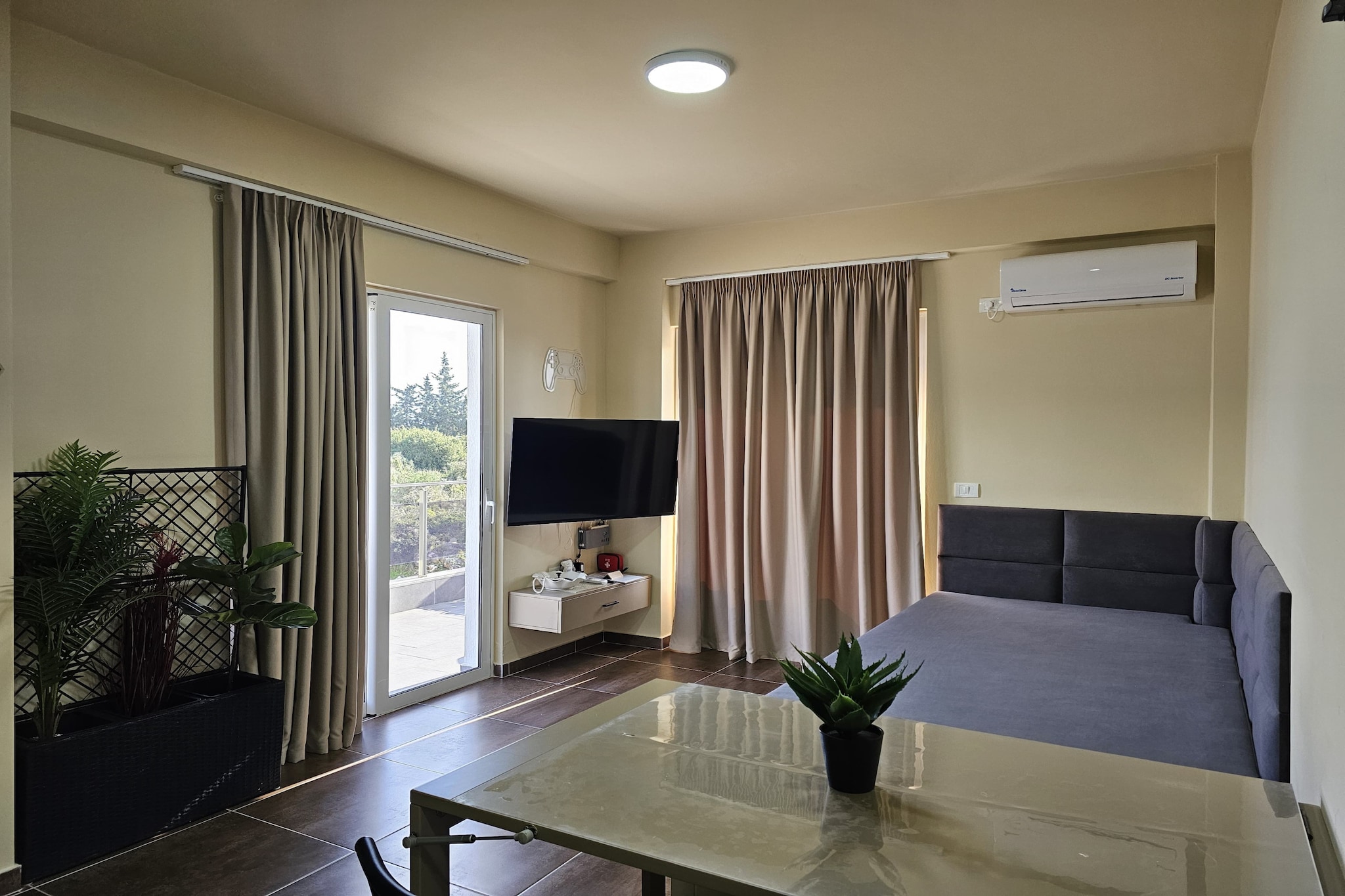 Holiday Apartment - 305-Living room