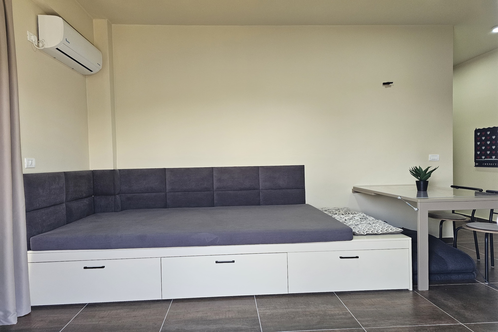 Holiday Apartment - 305-Living room