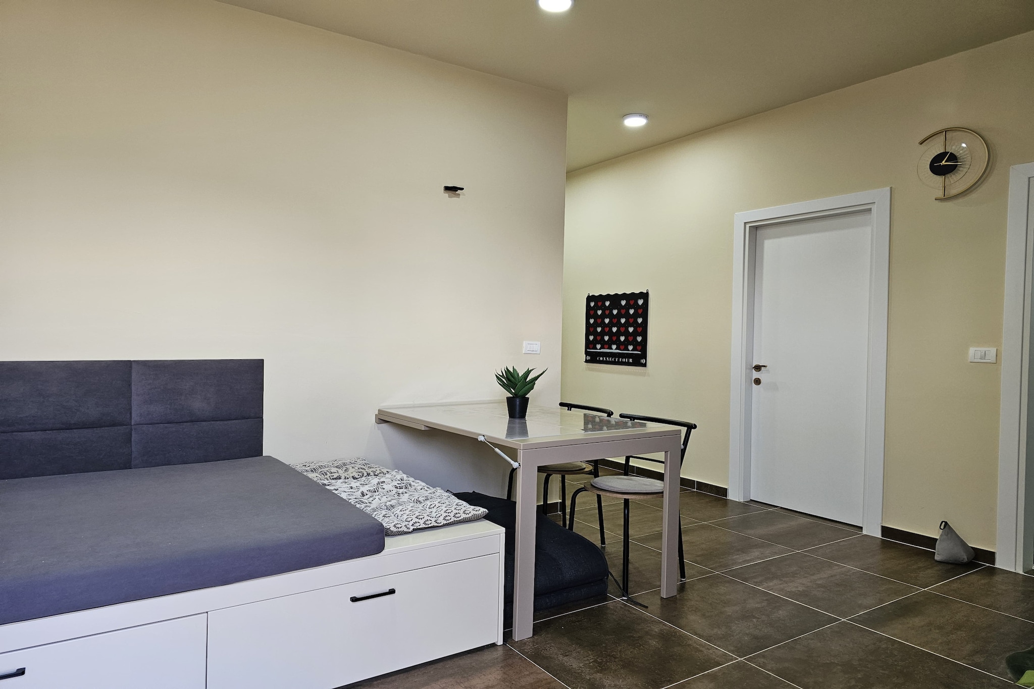 Holiday Apartment - 305-Dining room