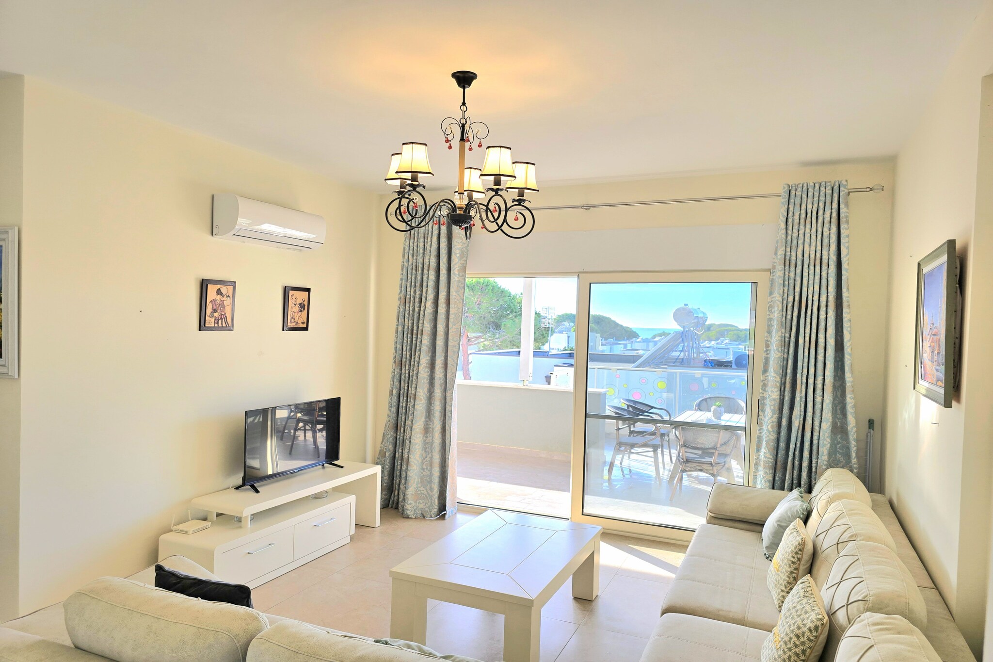 ALD271 - Joshua-Living room