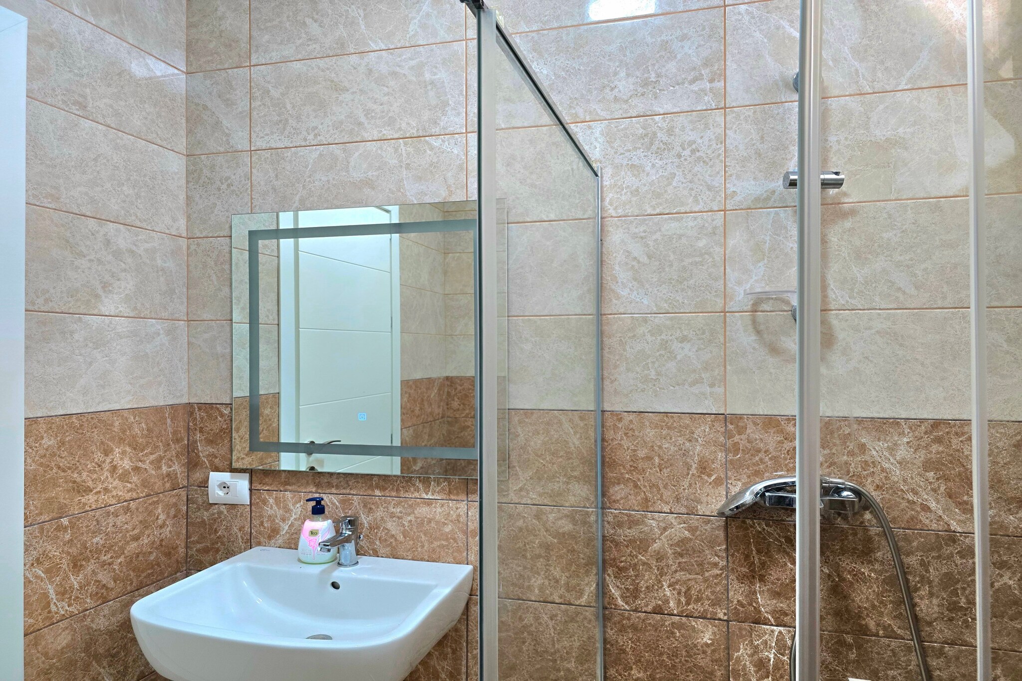 ALD271 - Joshua-Bathroom