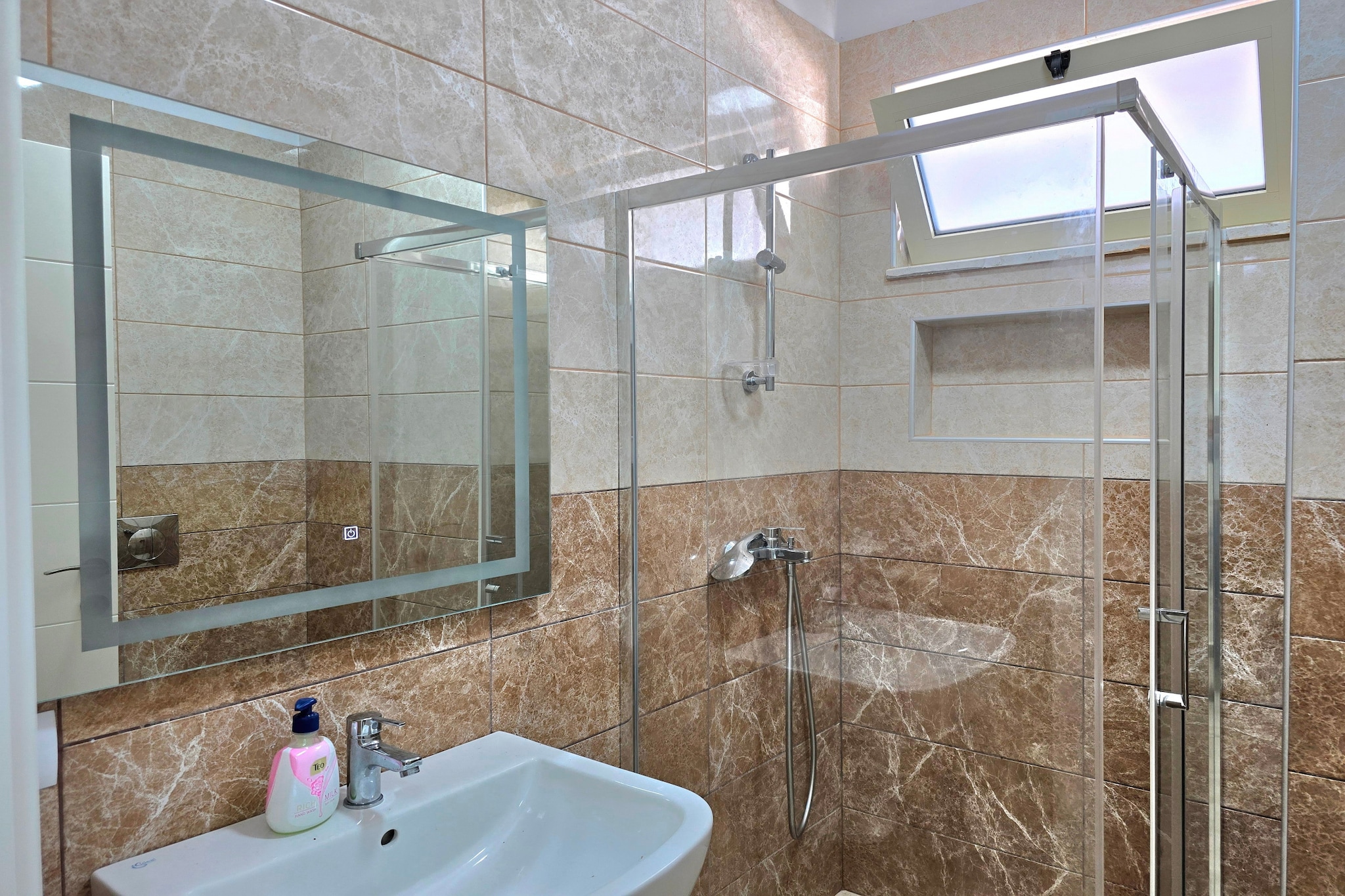 ALD271 - Joshua-Bathroom
