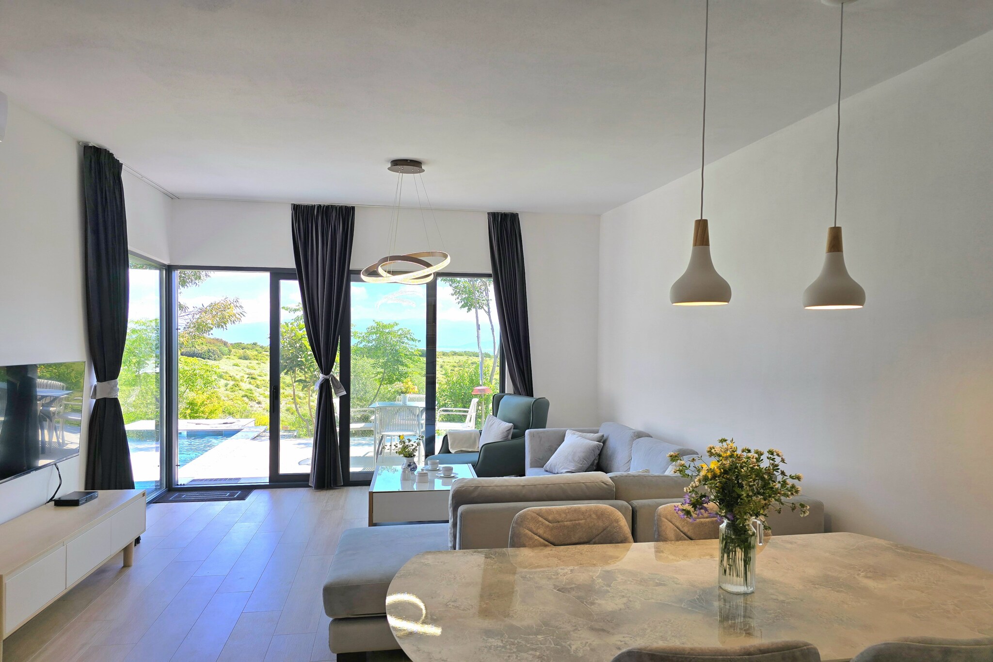 ALD277 - Marion & Kjamil-Living room