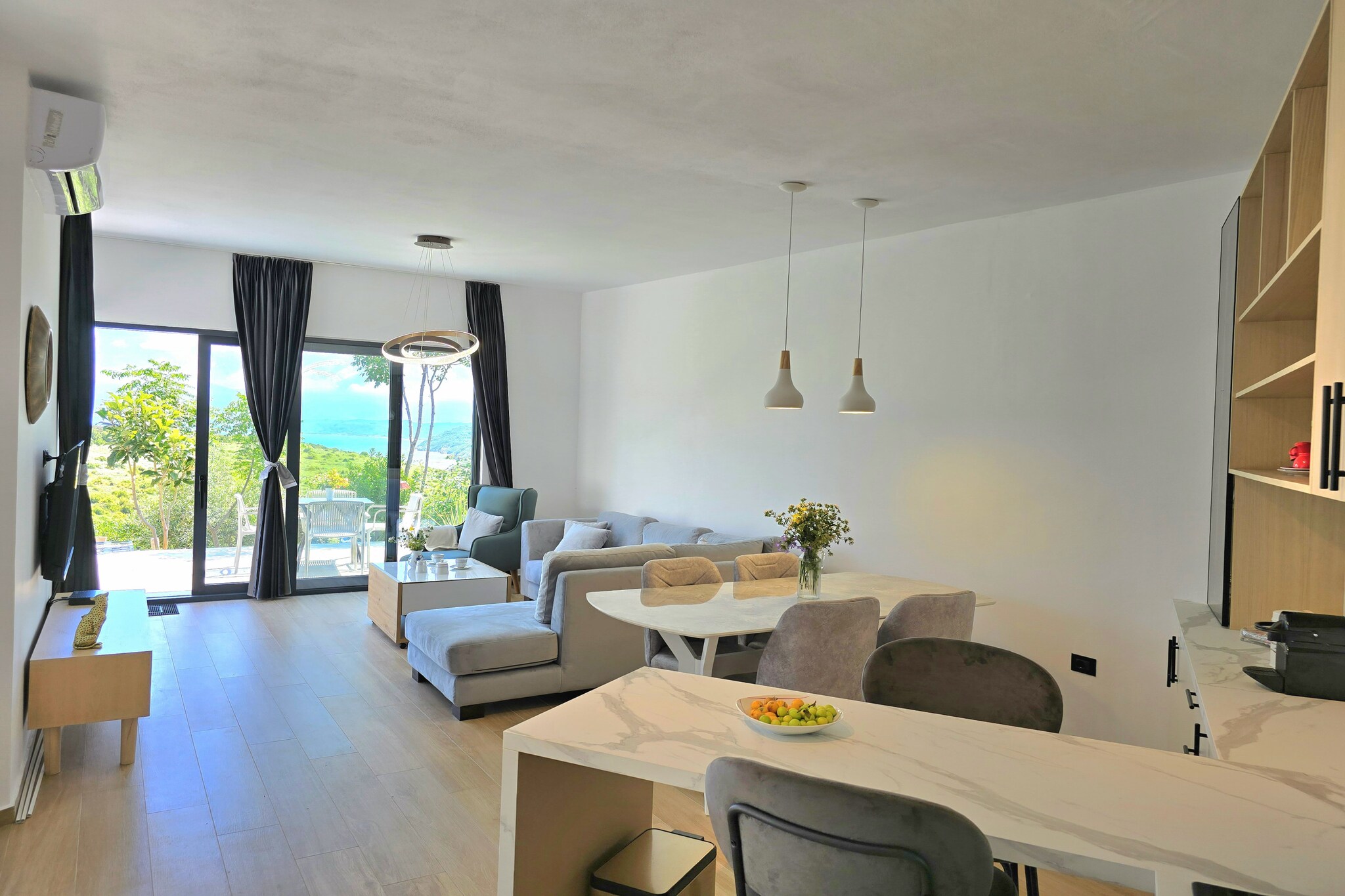 ALD277 - Marion & Kjamil-Living room