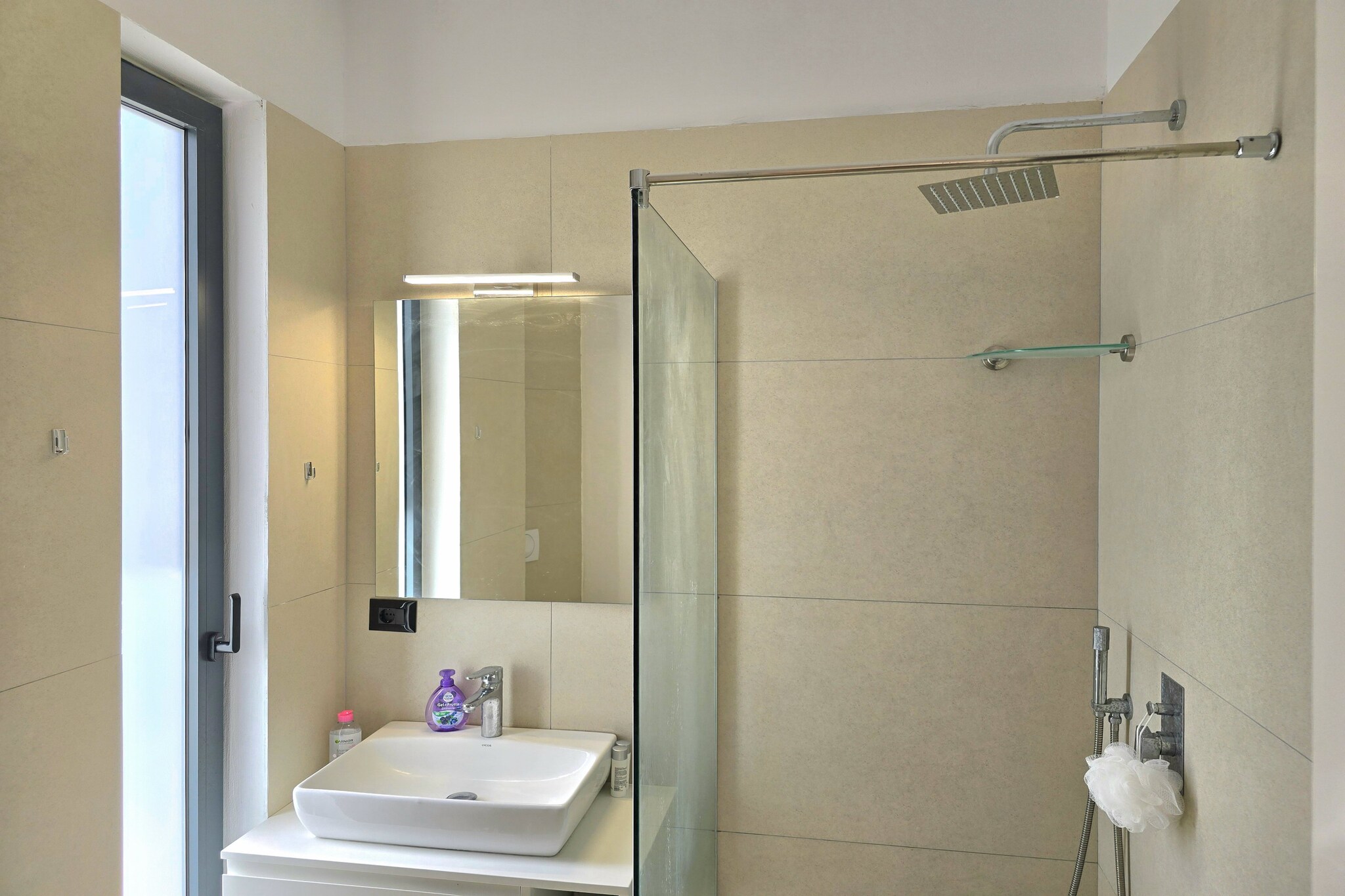 ALD277 - Marion & Kjamil-Bathroom