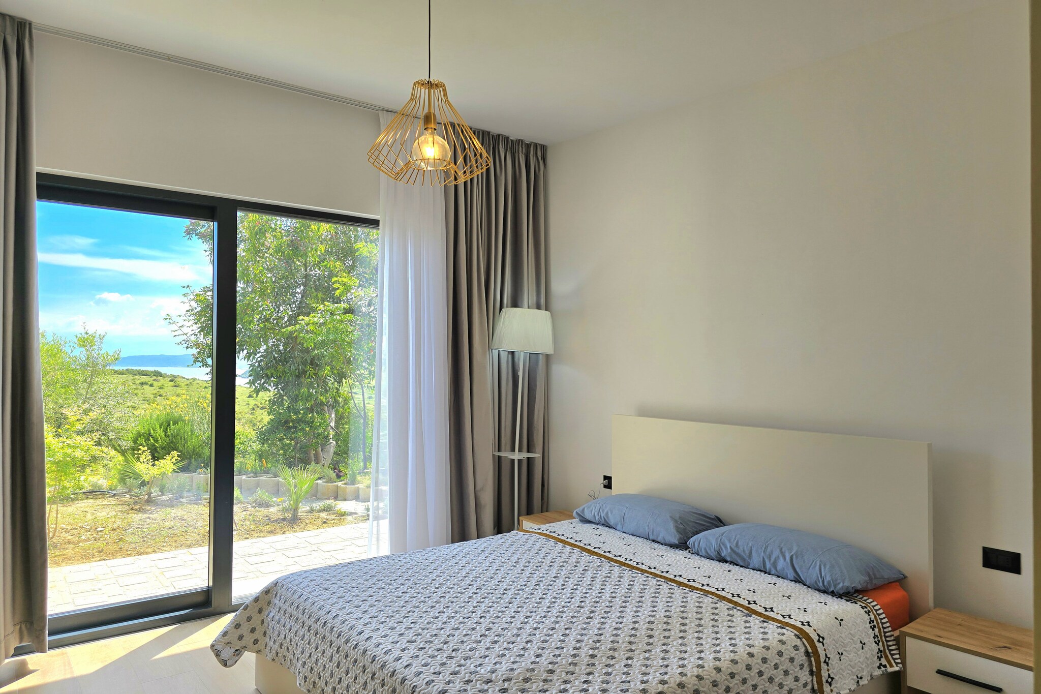 ALD277 - Marion & Kjamil-Bedroom