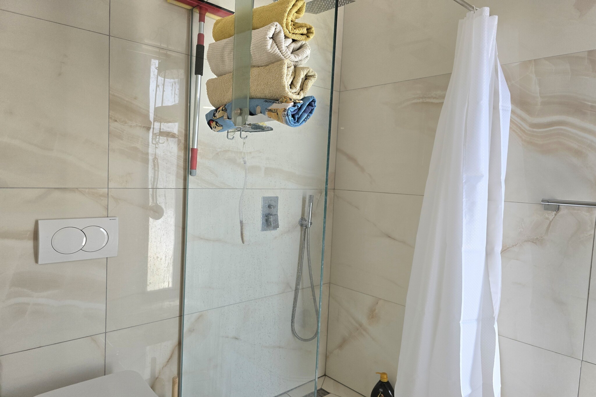 ALD277 - Marion & Kjamil-Bathroom