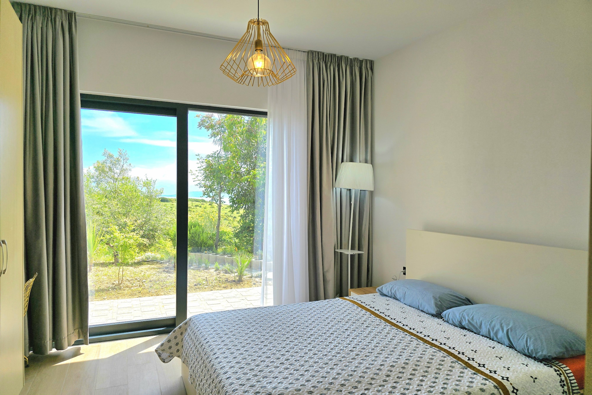 ALD277 - Marion & Kjamil-Bedroom