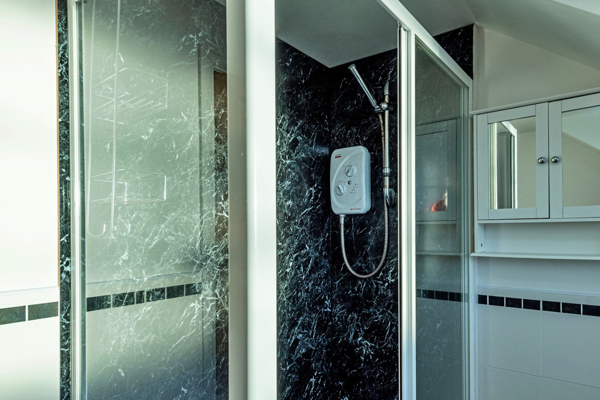 Ty Gwyn Hideaway-Badkamer