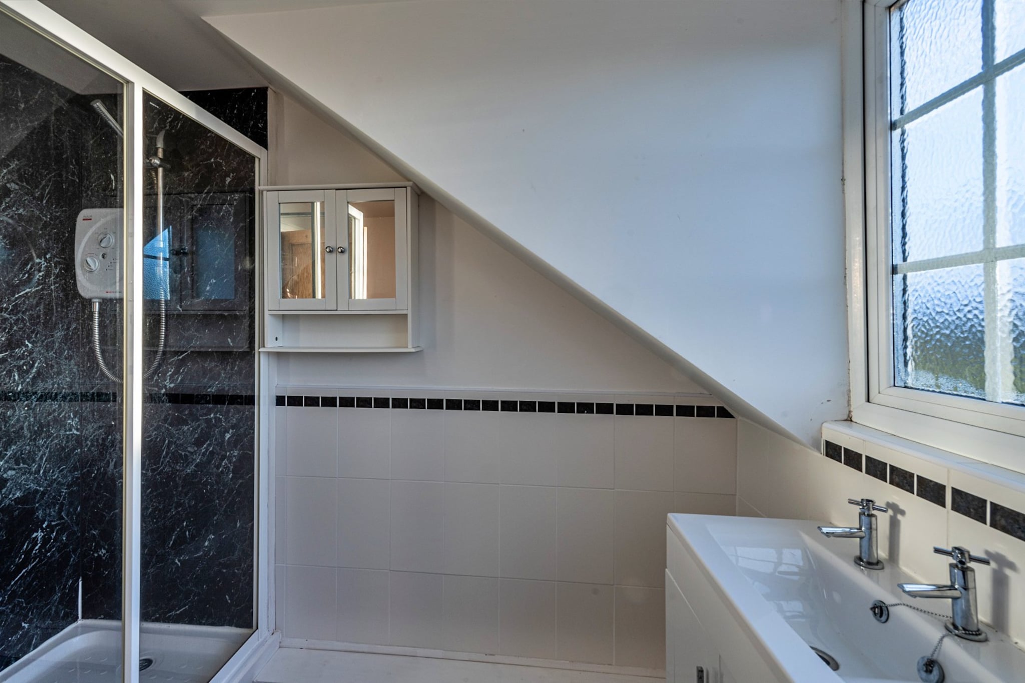 Ty Gwyn Hideaway-Badkamer