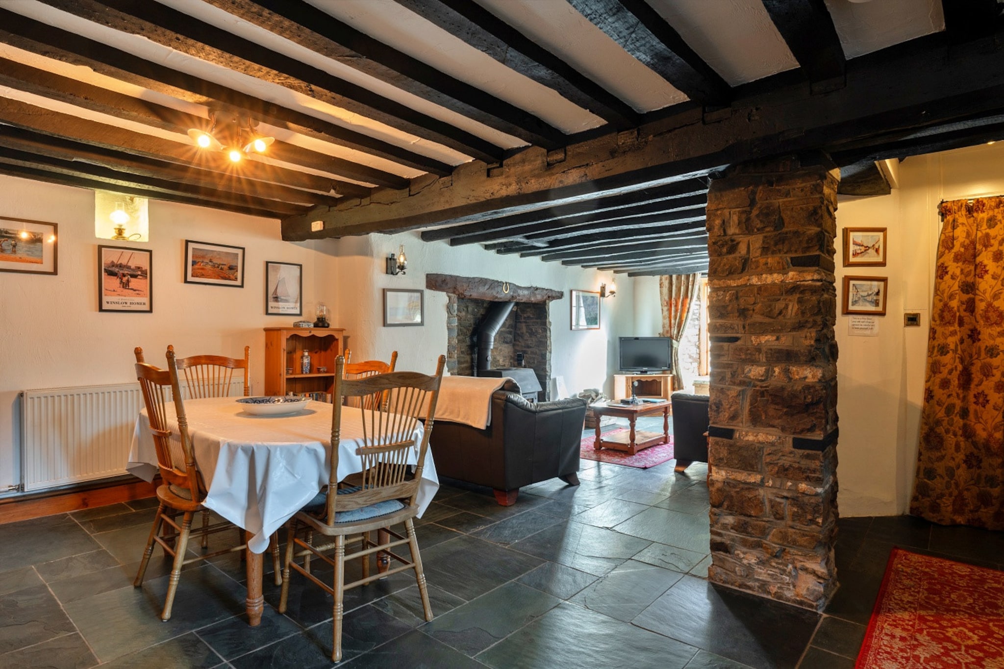 Hope Thatch-Eetkamer