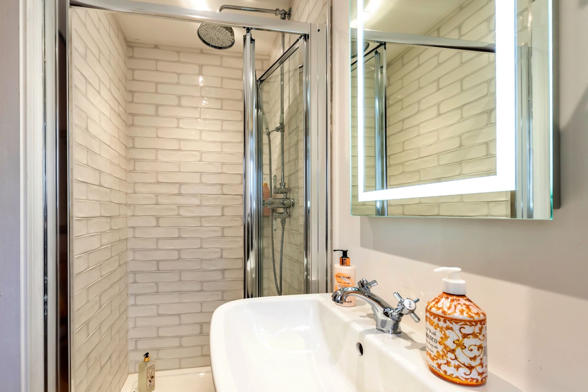 South Downs Lodge-Badkamer