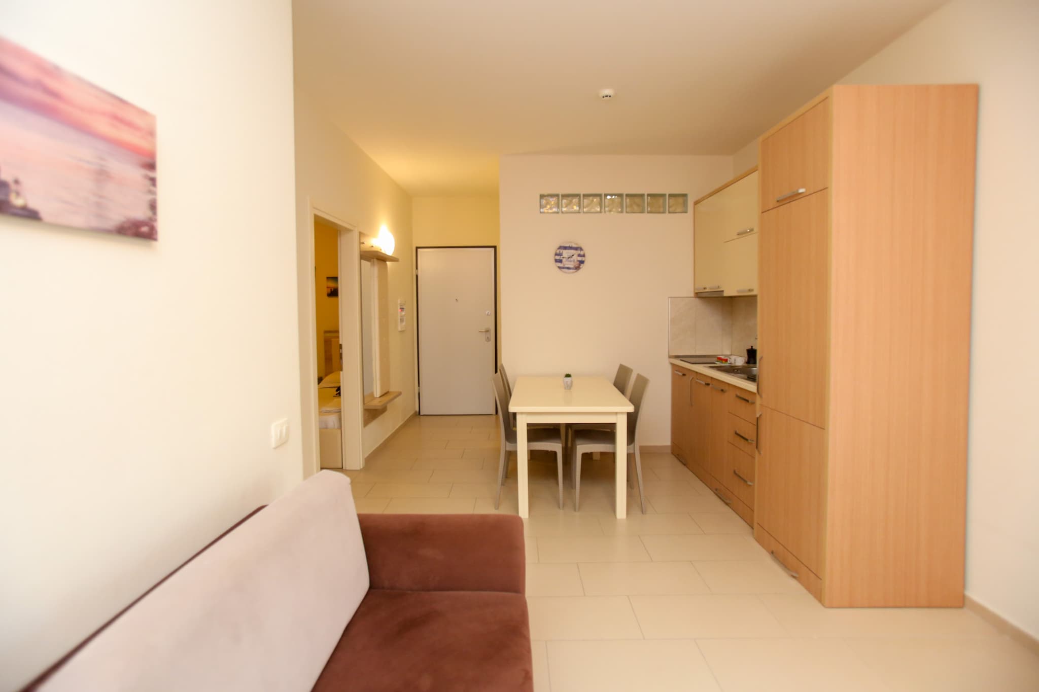 307A, Diamond Two Bedroom Apartment-Eetkamer