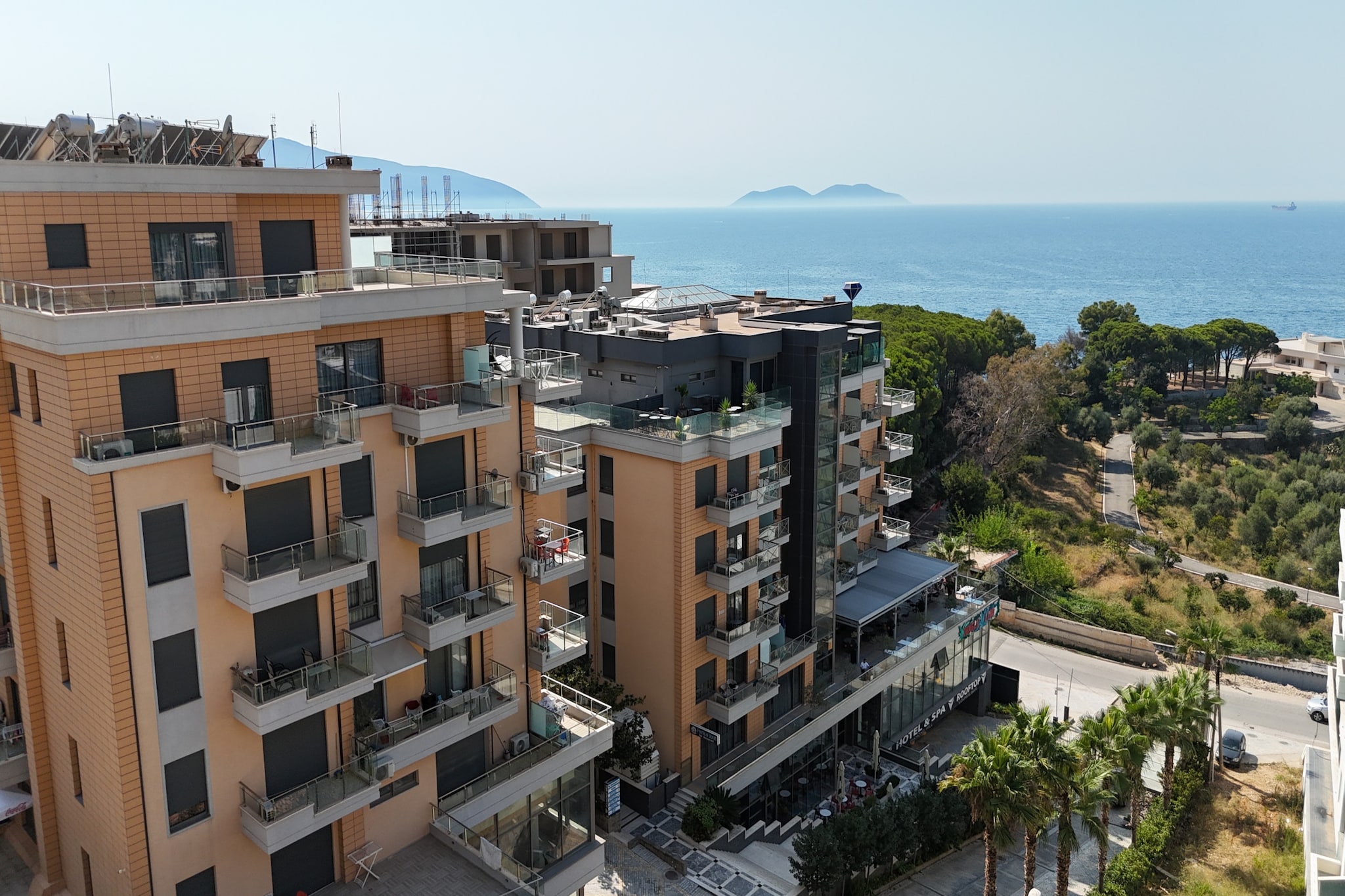 307A, Diamond Two Bedroom Apartment-Buitenlucht