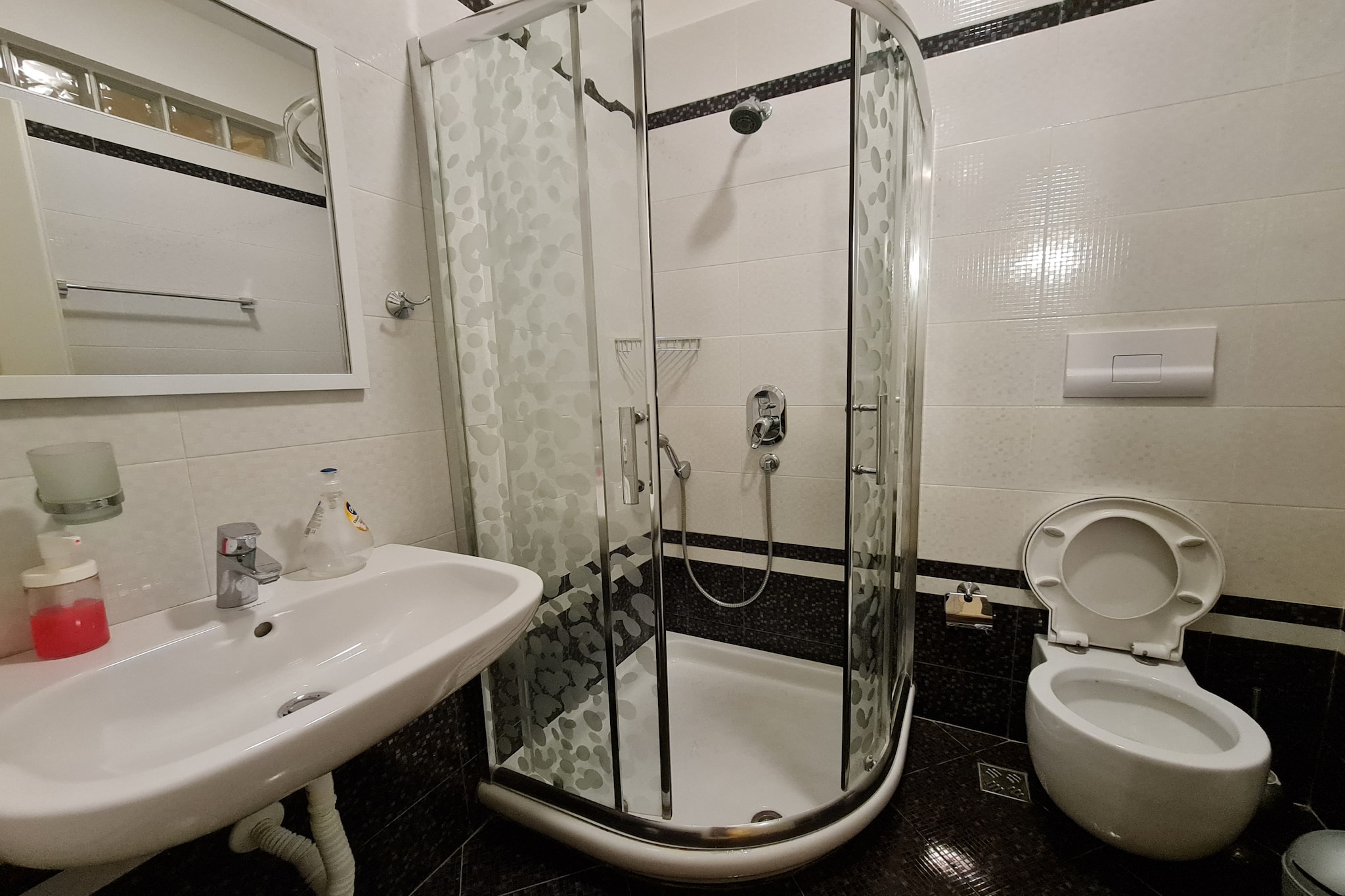307A, Diamond Two Bedroom Apartment-Badkamer