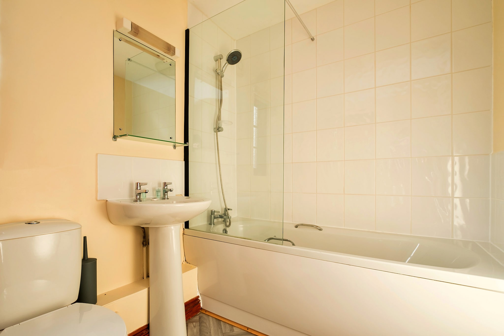 Walton Maisonette-Badkamer