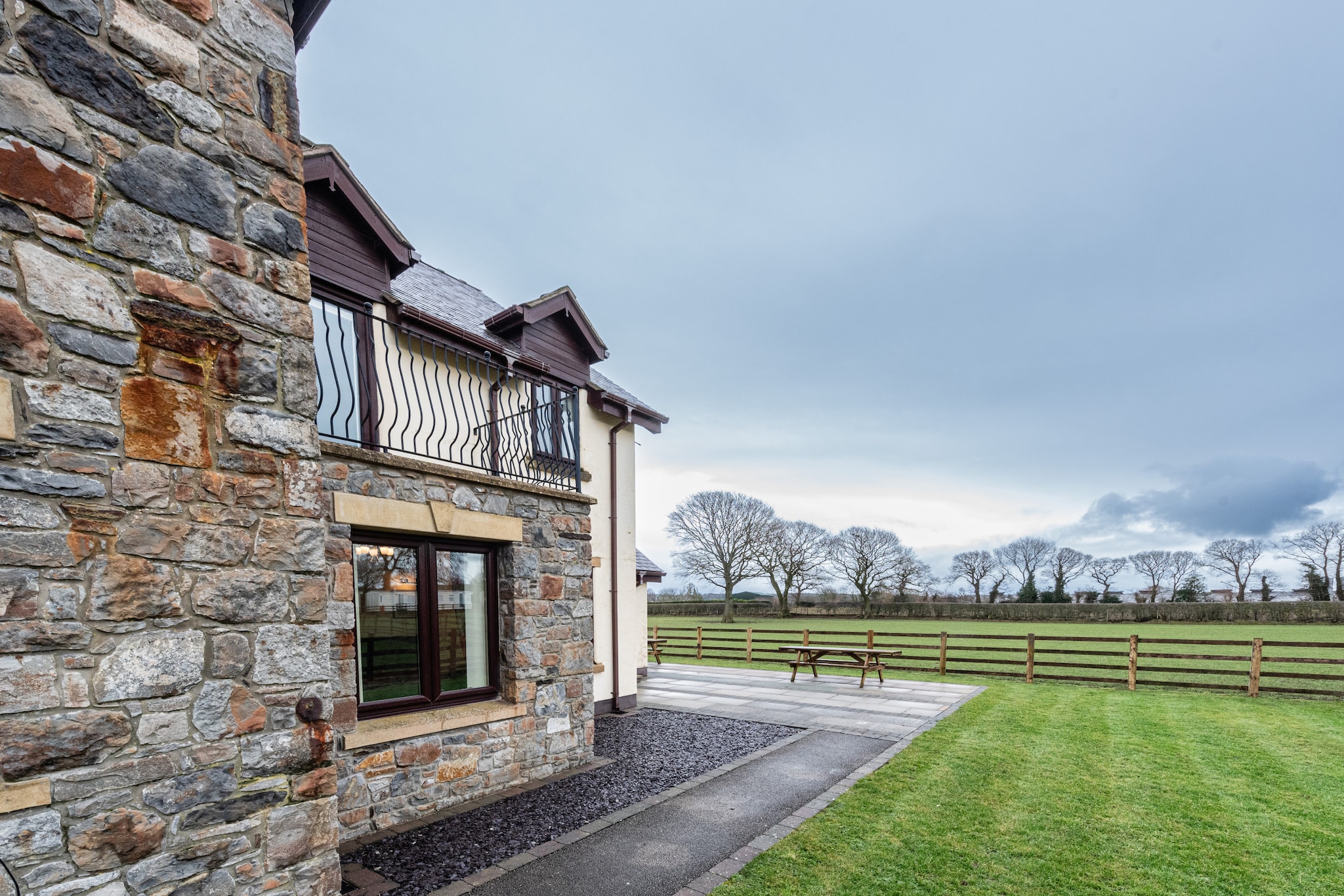Groes Faen Bach Farmhouse-Buitenkant zomer