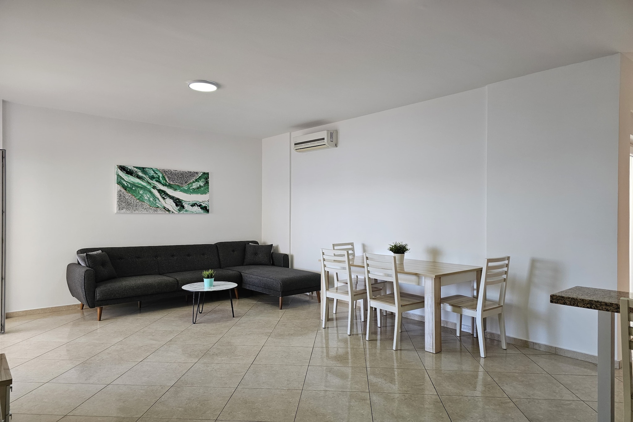 ALS019 - Adrien Apartment-Woonkamer