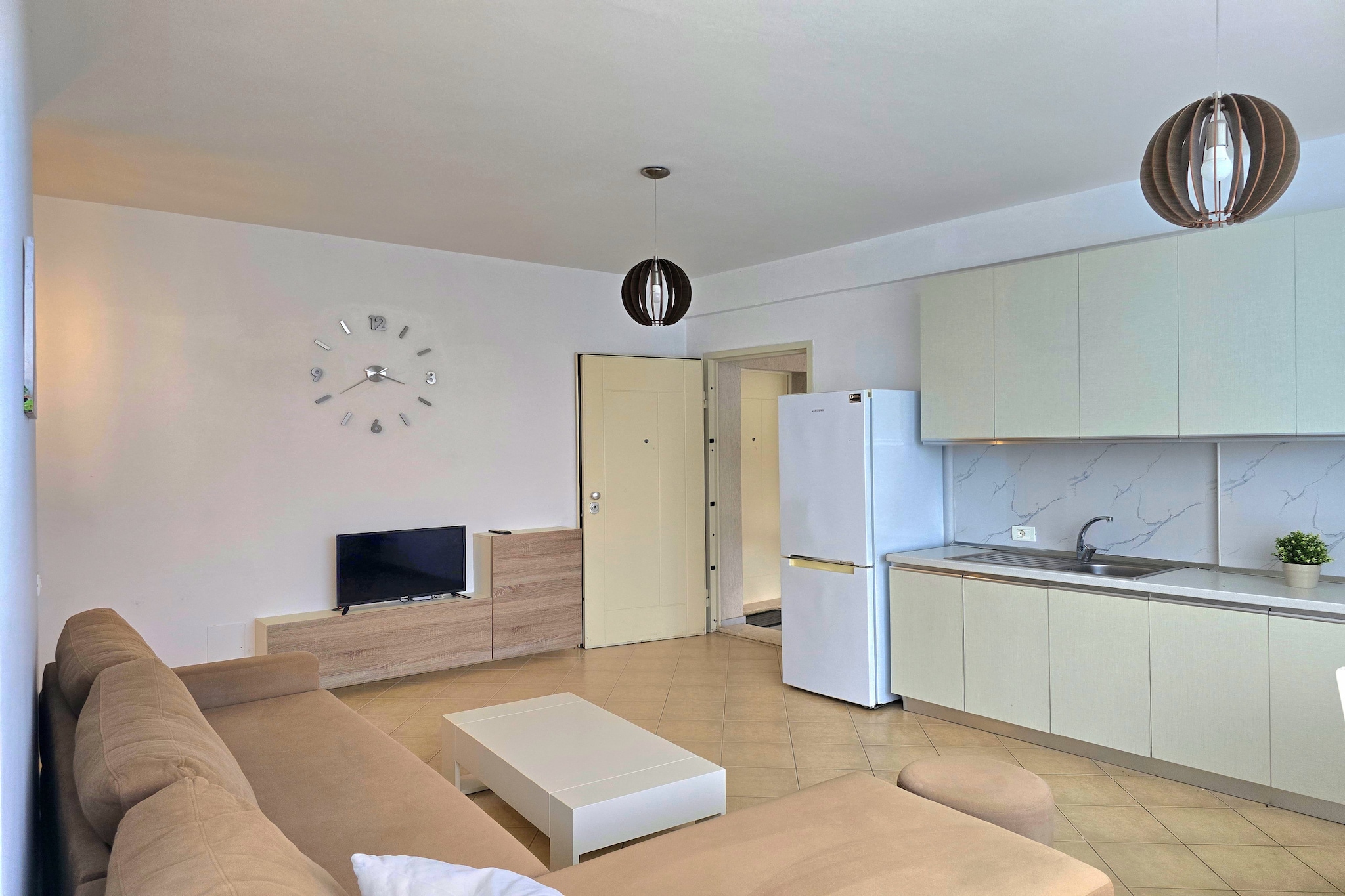 ALD244 - Siruan L.2 1+1-Keuken