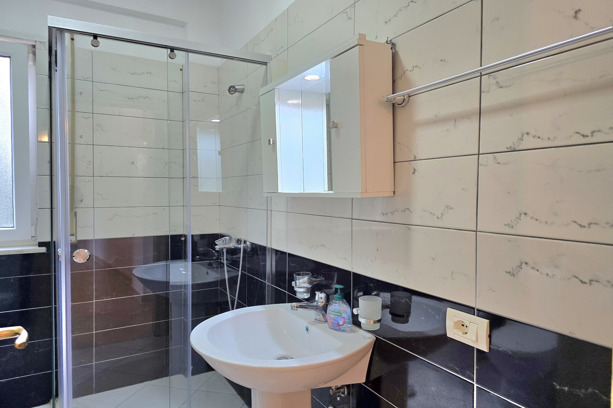 ALD243 - Siruan L.2 2+1-Badkamer