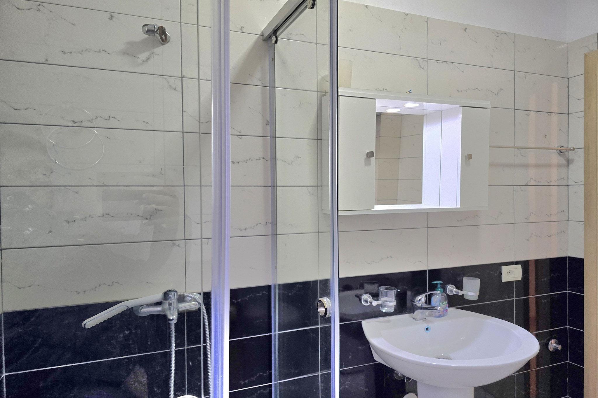 ALD243 - Siruan L.2 2+1-Badkamer