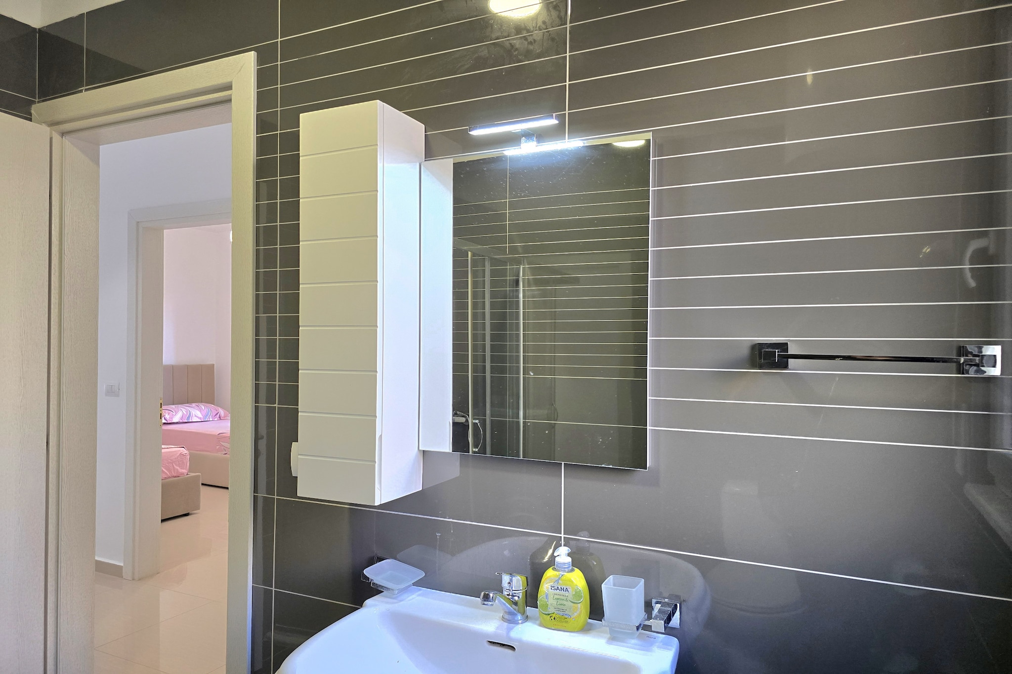 ALD255 - Siruan V.Lura 3-Bathroom