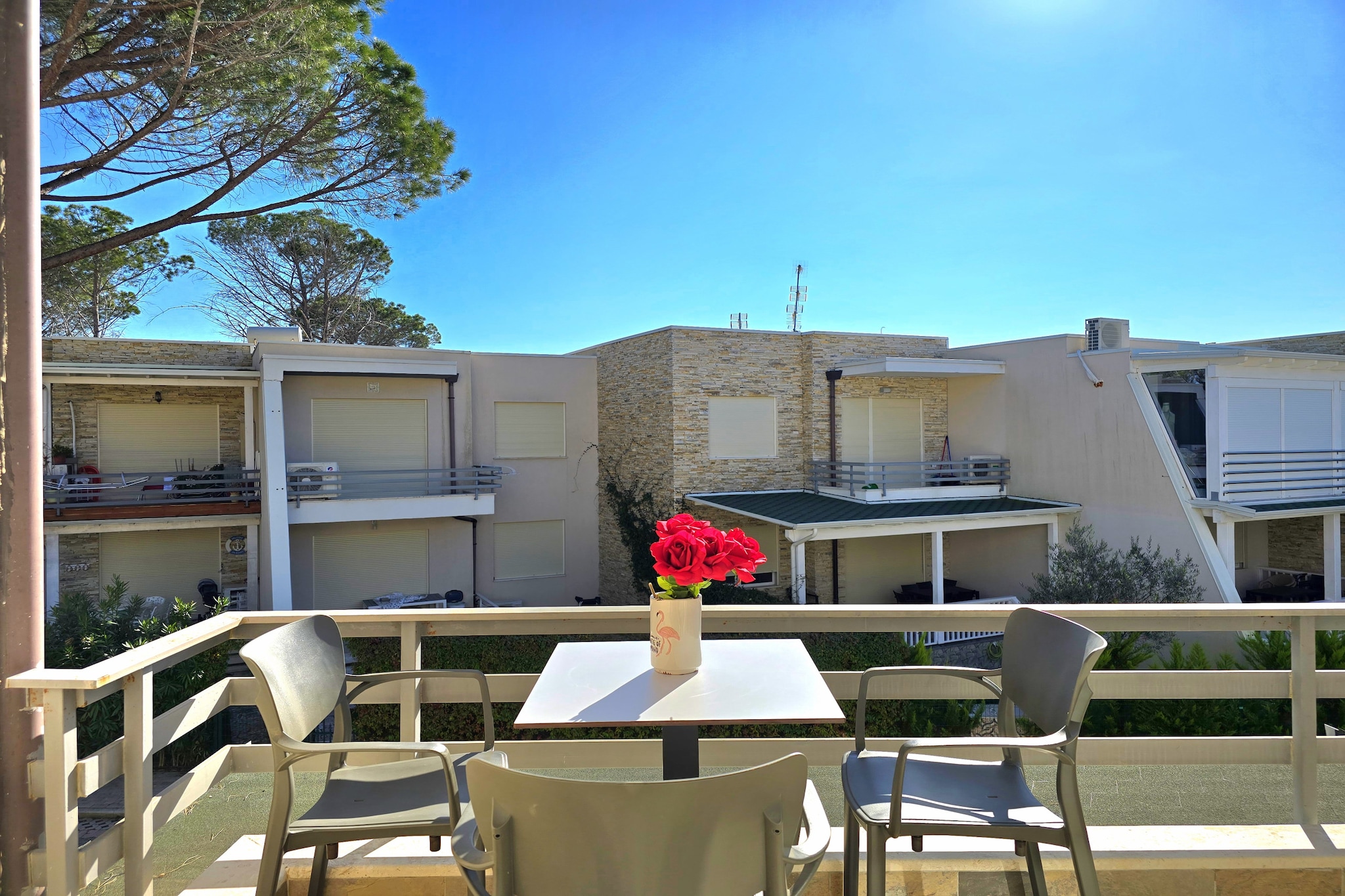 ALD256 - Siruani L3-Terrace balcony