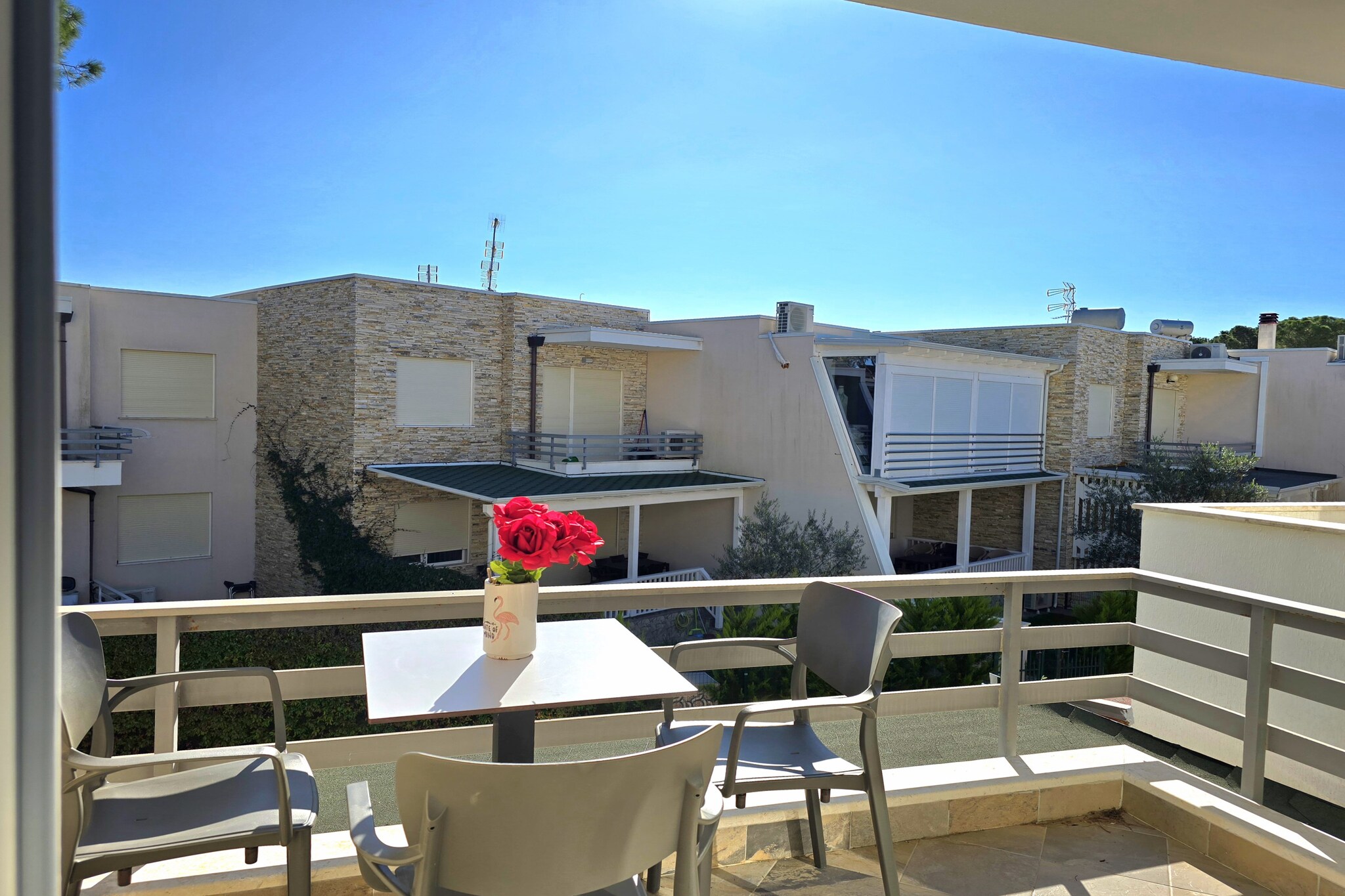 ALD256 - Siruani L3-Terrace balcony