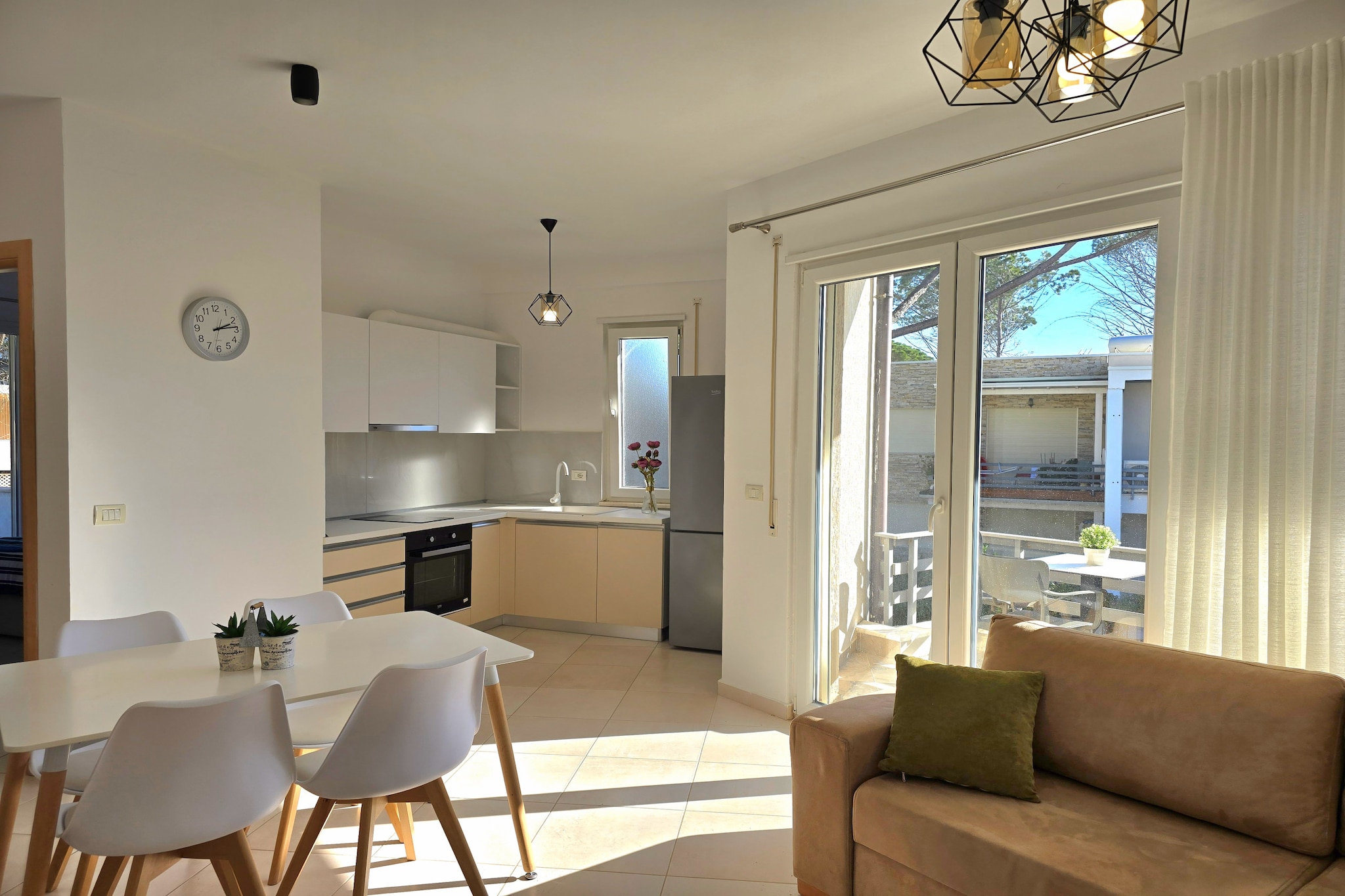 ALD256 - Siruani L3-Dining room