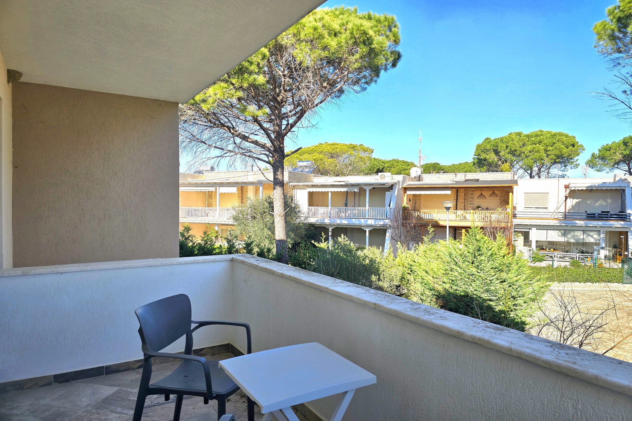 ALD256 - Siruani L3-Terrace balcony