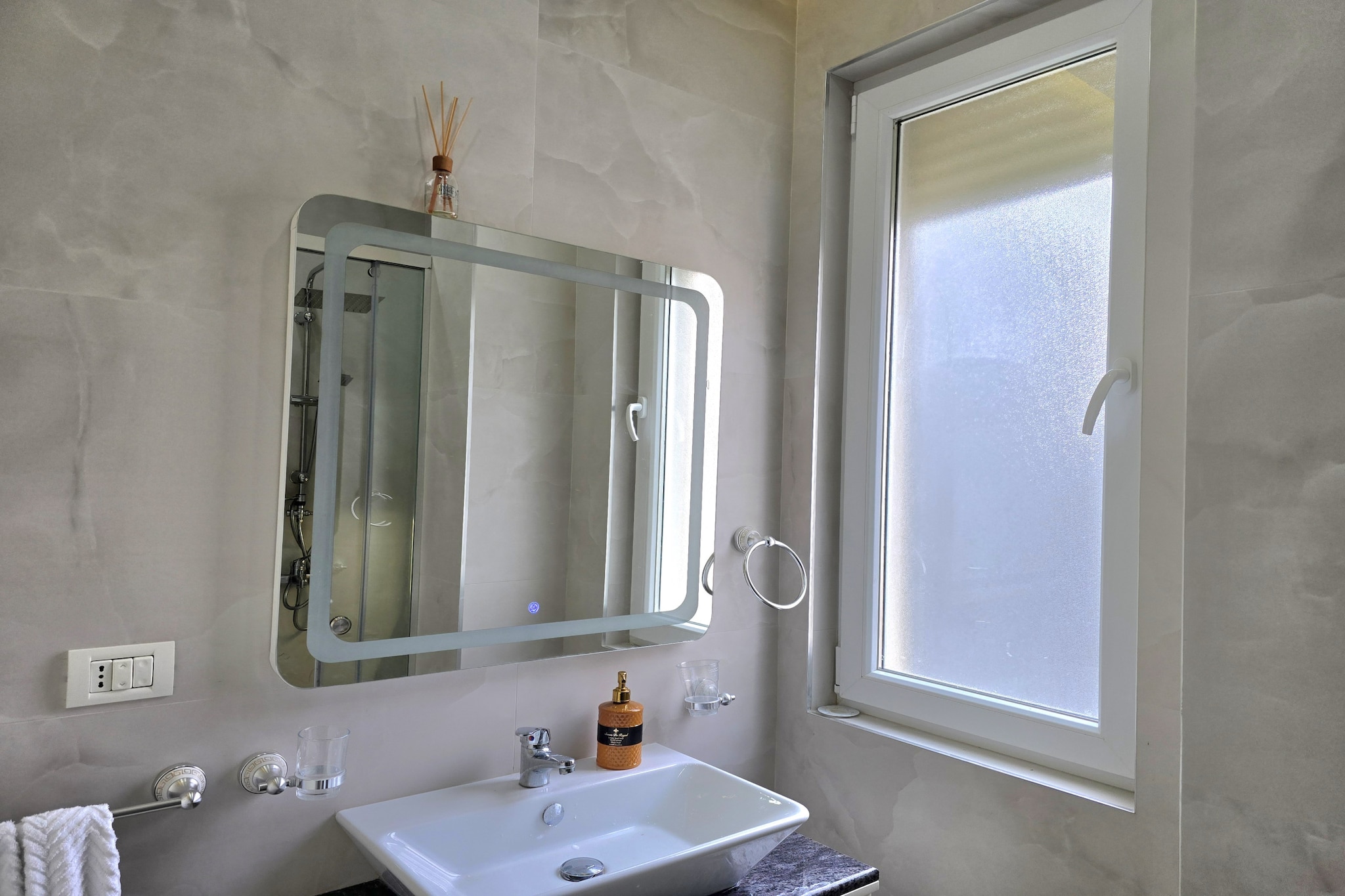 ALD178 - Luli 3-Bathroom