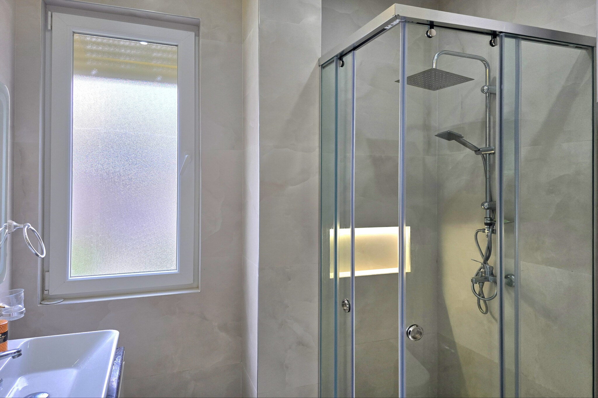 ALD178 - Luli 3-Bathroom