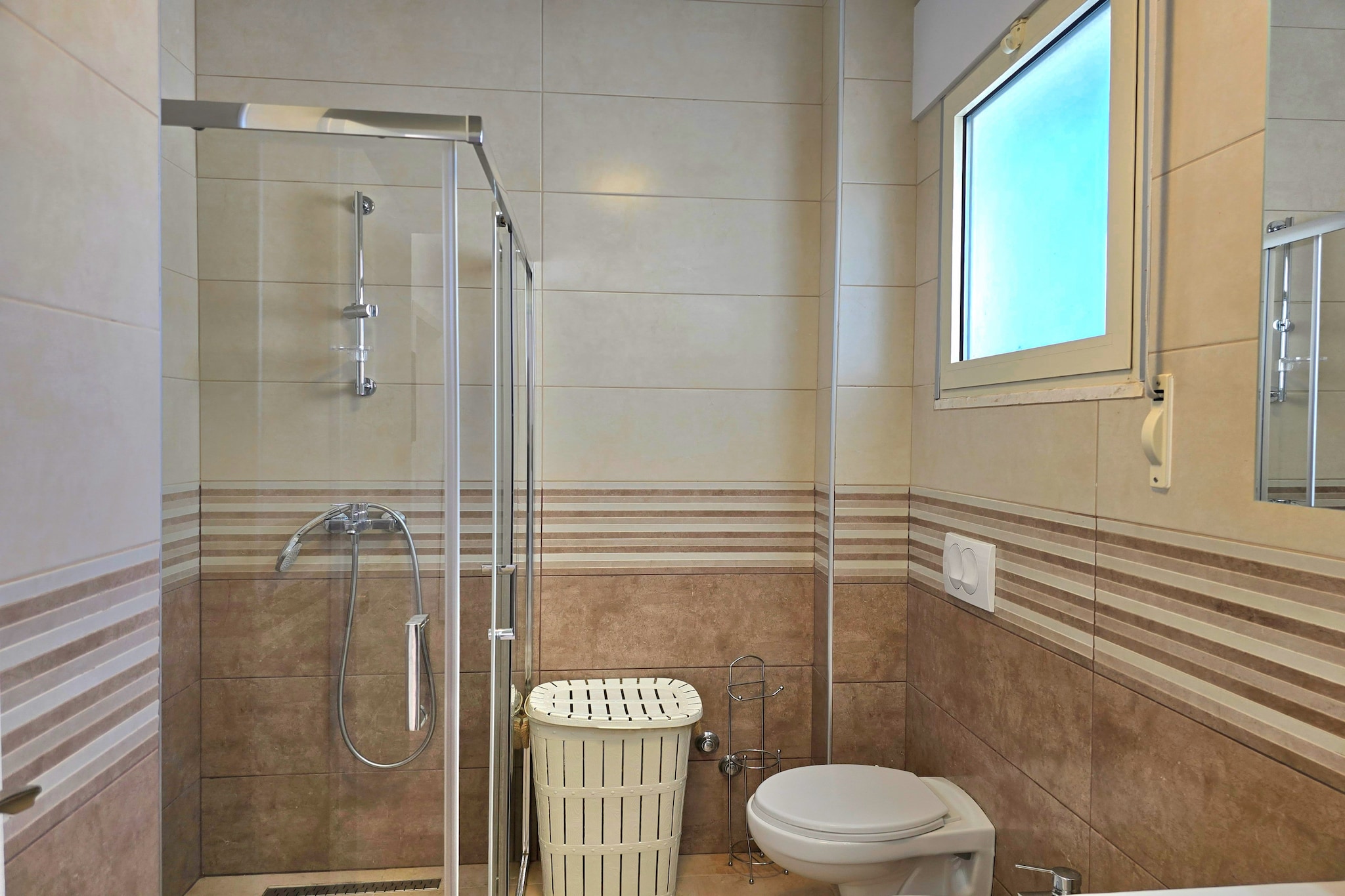 ALD143 - Ejupi-Bathroom