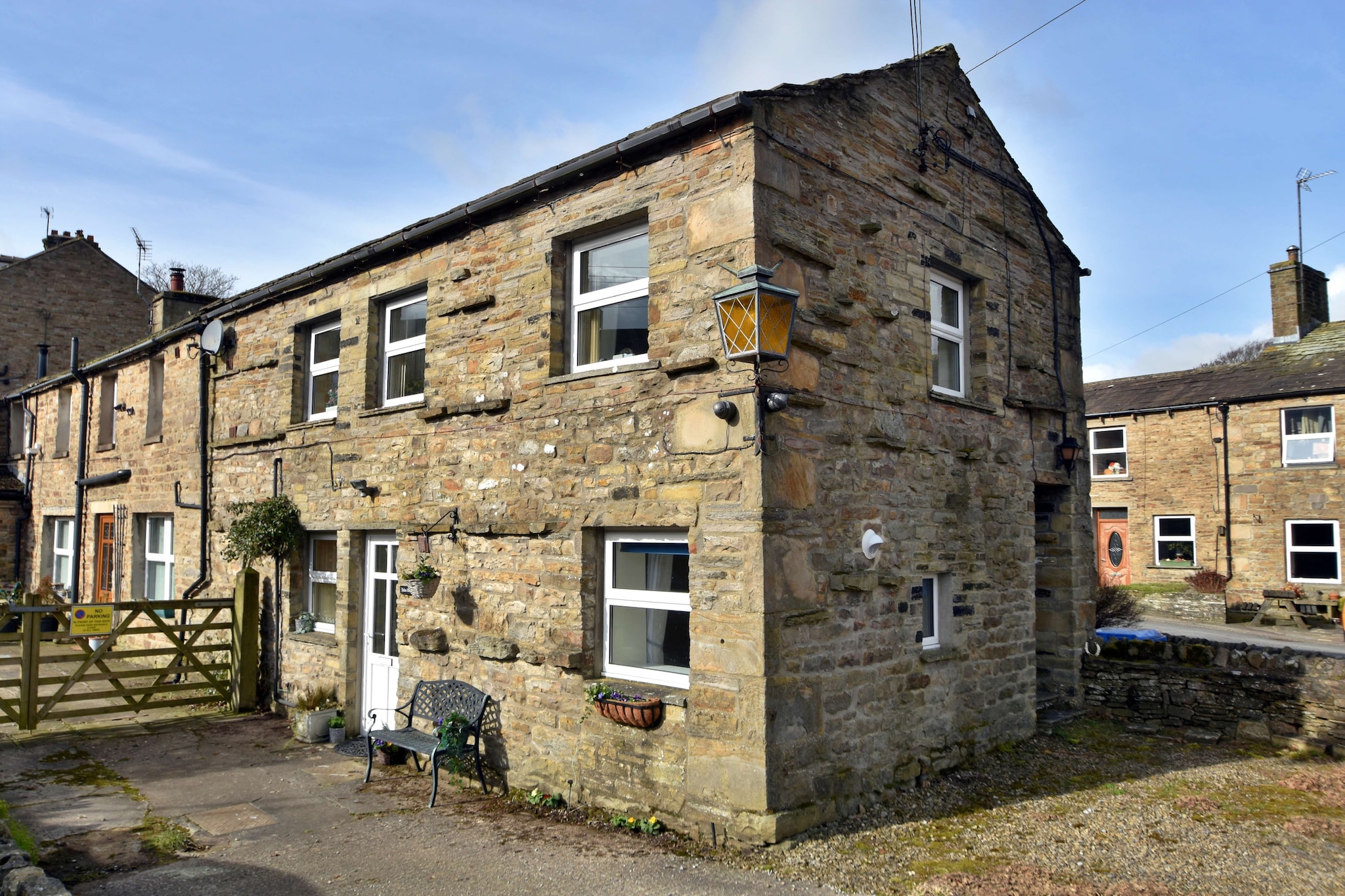 Dales Barn Top