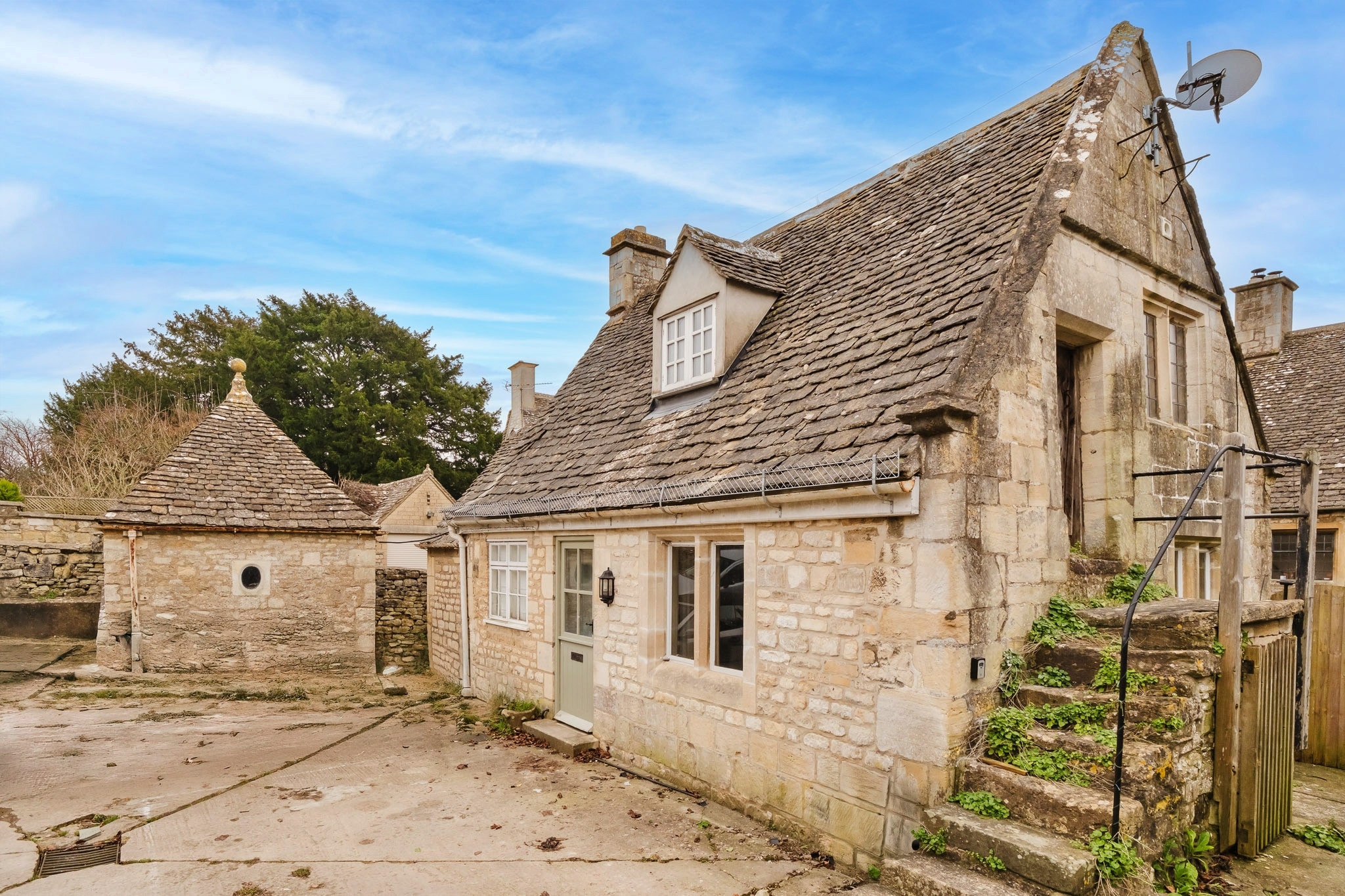 Courtside Cottage