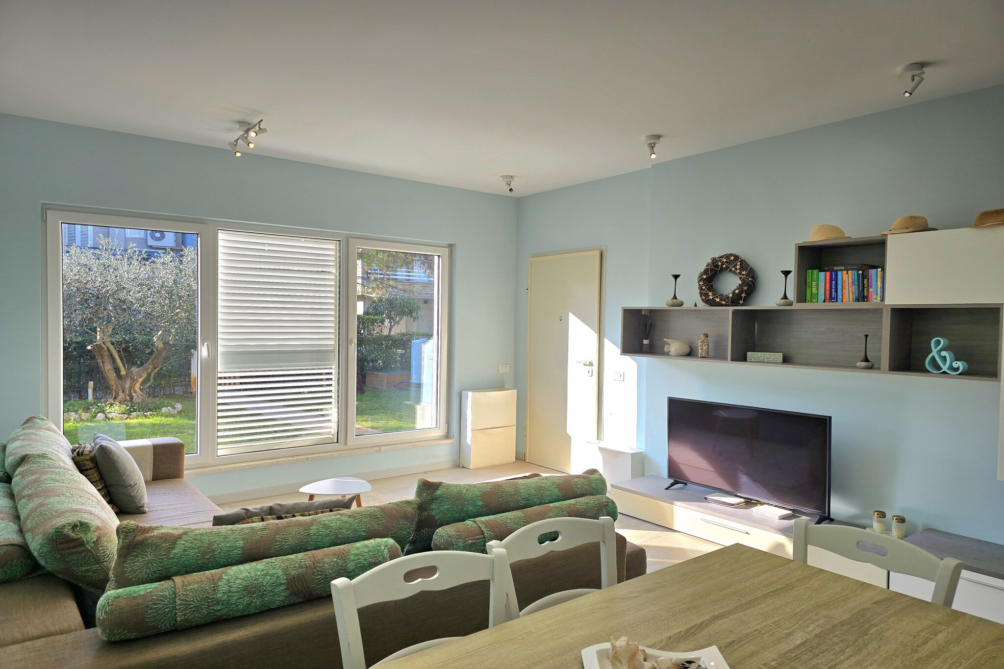 ALD127 - Albani-Living room